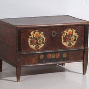 Central European wedding chest in polychrome pine with floral cartouches – Tyrol, circa 1890