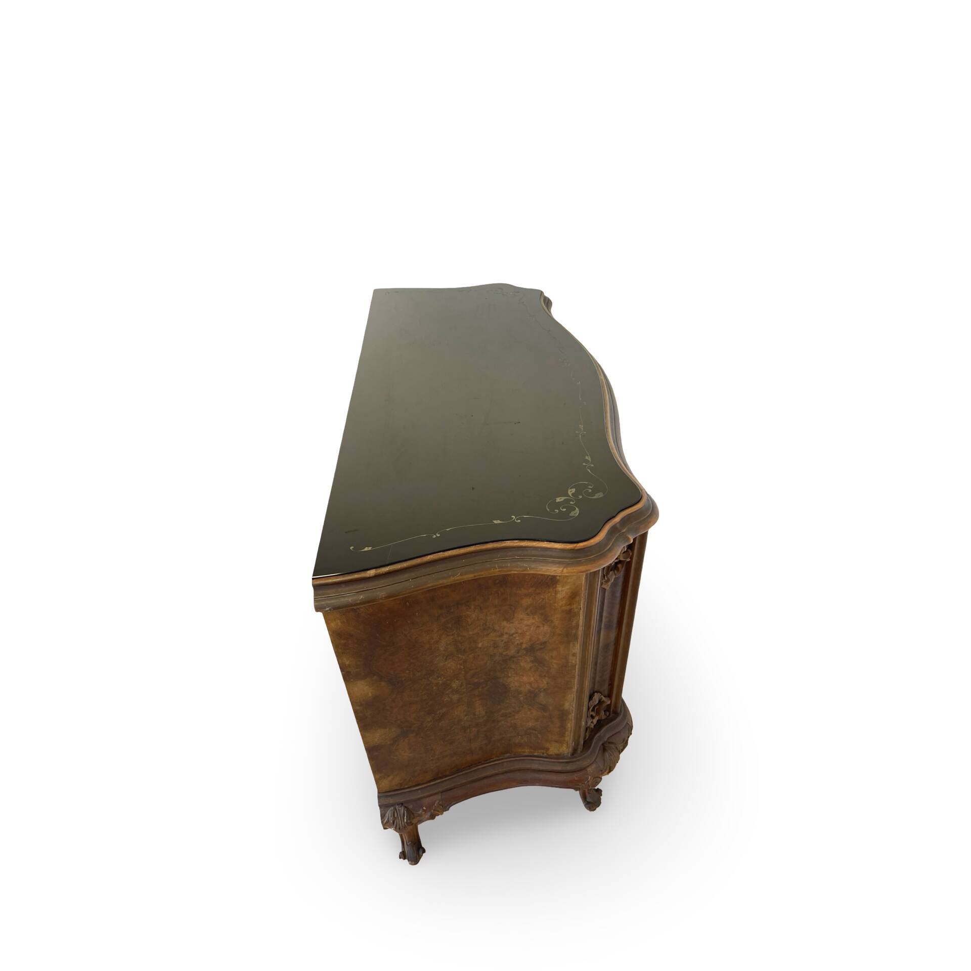 Elegant Italian Louis XV style commode, circa 1940.
