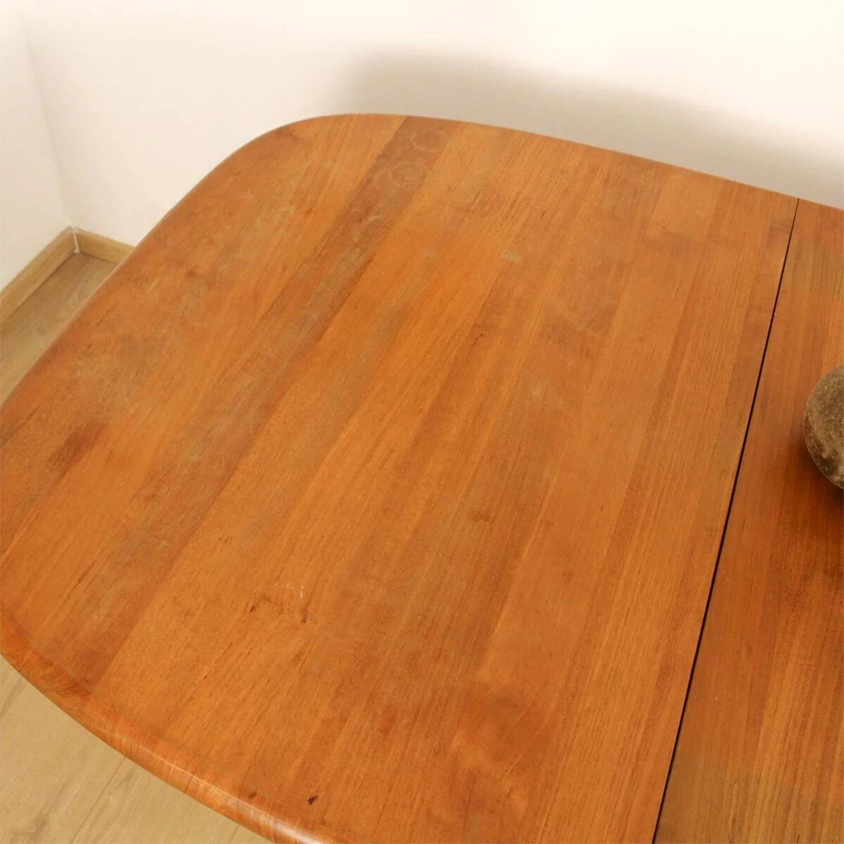 Teak dining table by Dyrlund