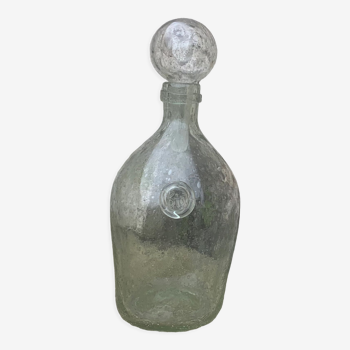 Carafe carrée en verre soufflé de la verrerie de Biot vert tilleul vintage