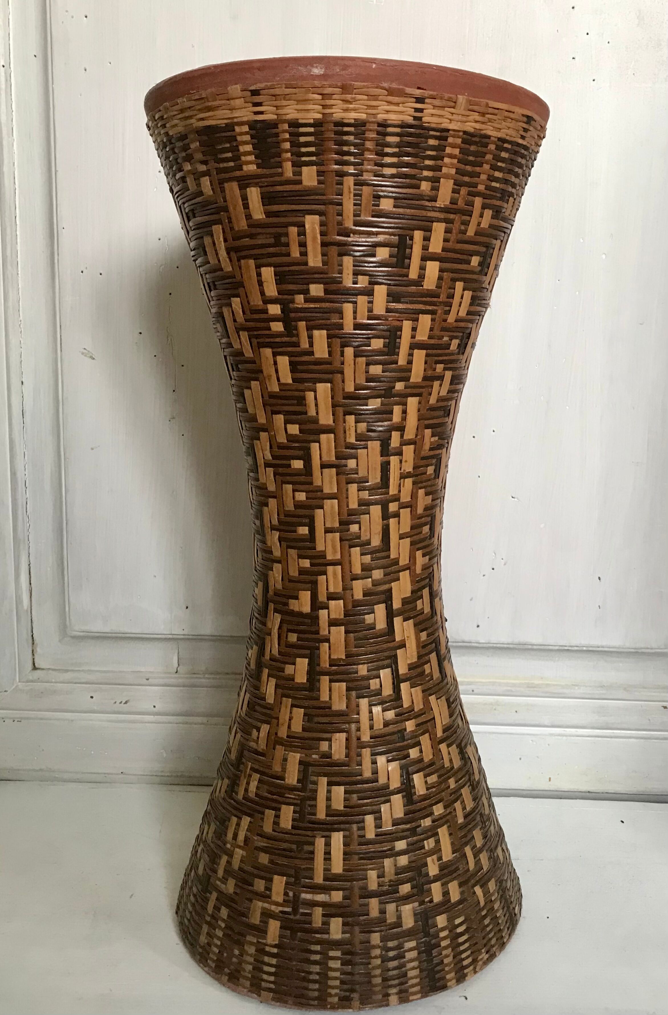 Diabolo vase in braided rattan 40cm