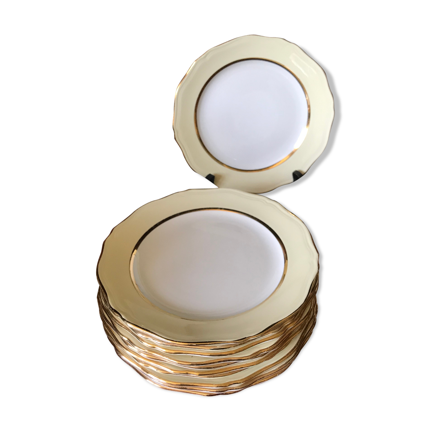 10 Saint Amand dessert plates