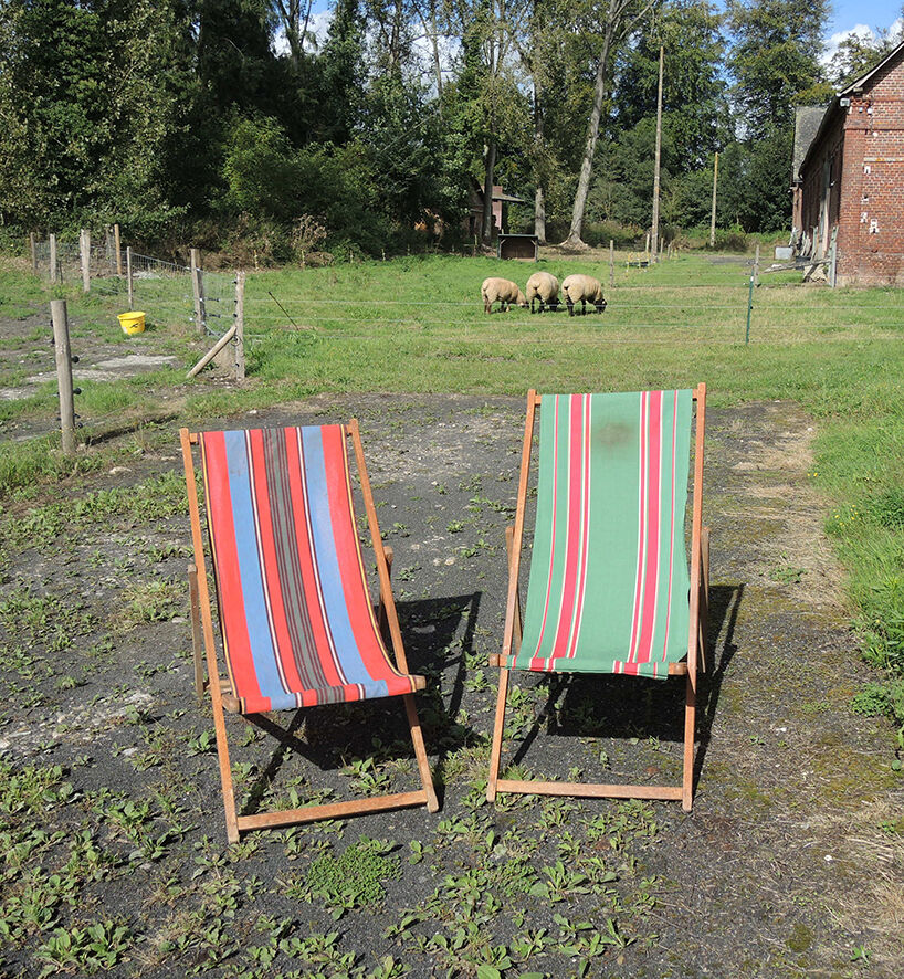 2 old bayadère green & red deckchairs
