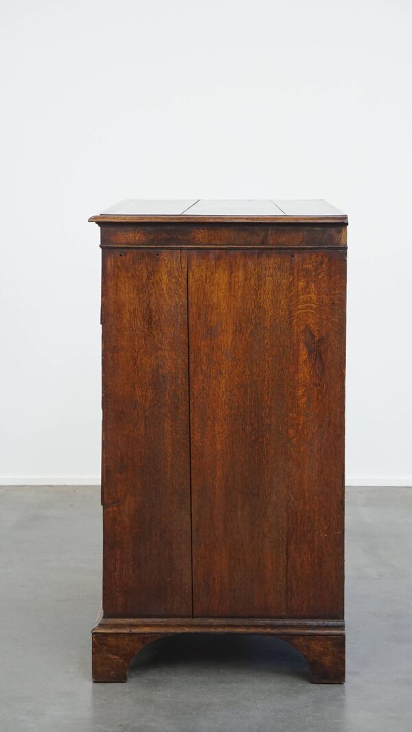 Commode anglaise ancienne en chêne à 5 tiroirs du XVIIIe siècle
