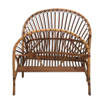 Wicker basket bed