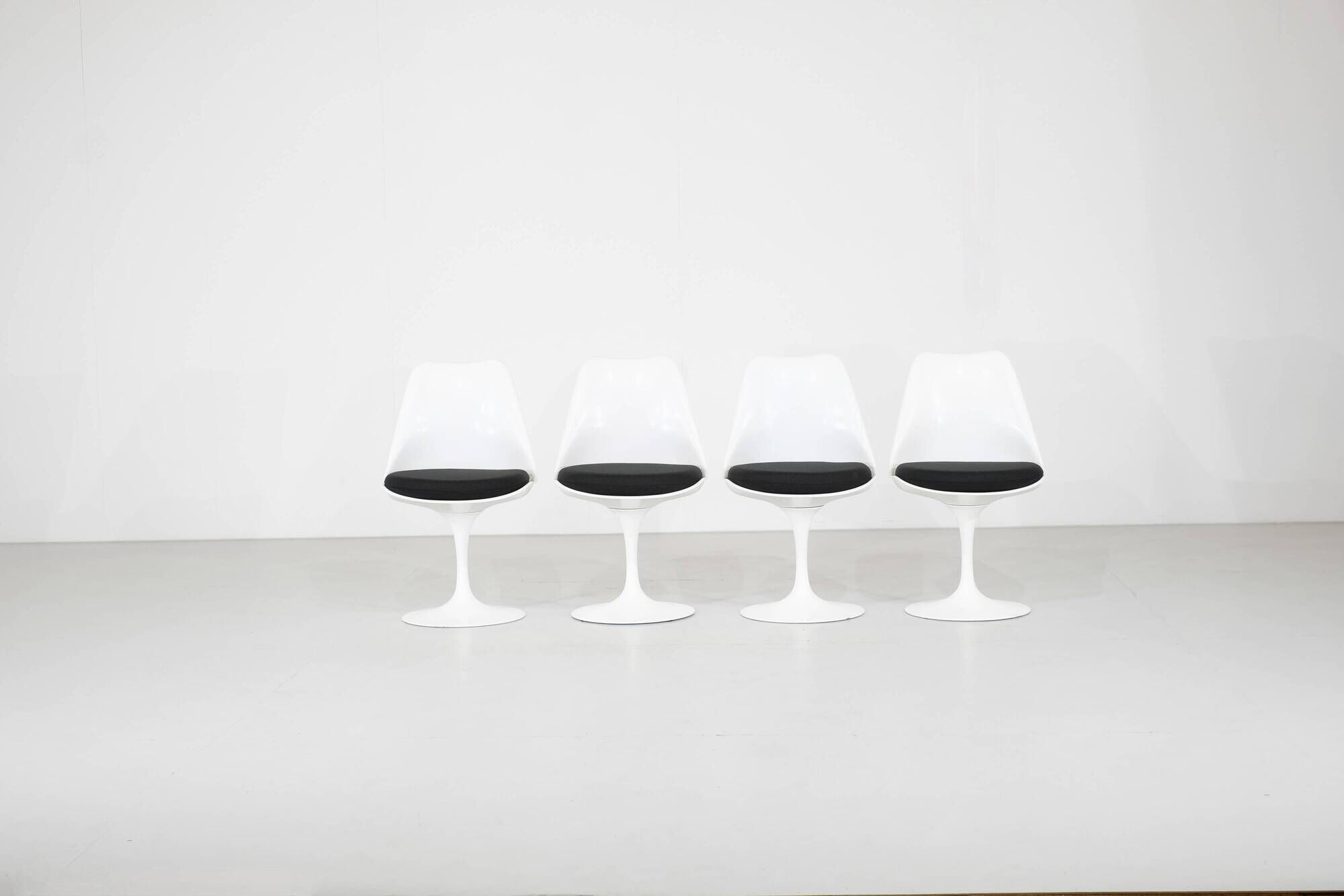 Set of 4 Tulip swivel chairs by Eero Saarinen for Knoll - 1960s