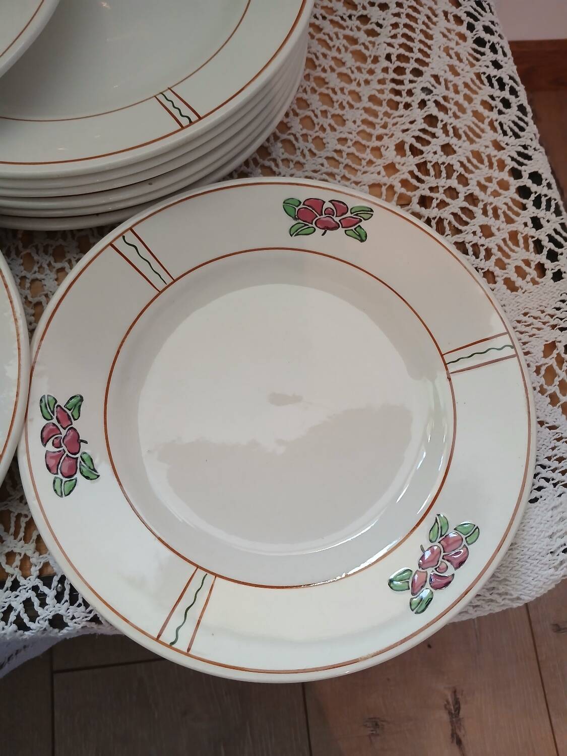 14 Terre de fer SALINS "Water Lily" plates