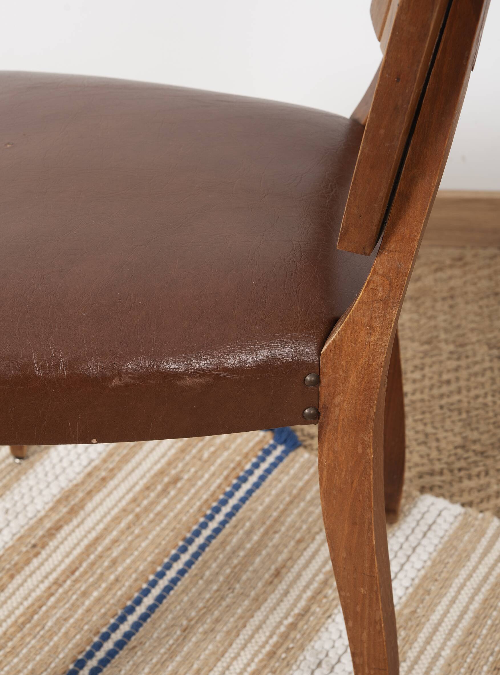 Set of 4 Art Deco chairs in carved wood