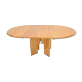 Regain table in solid elm