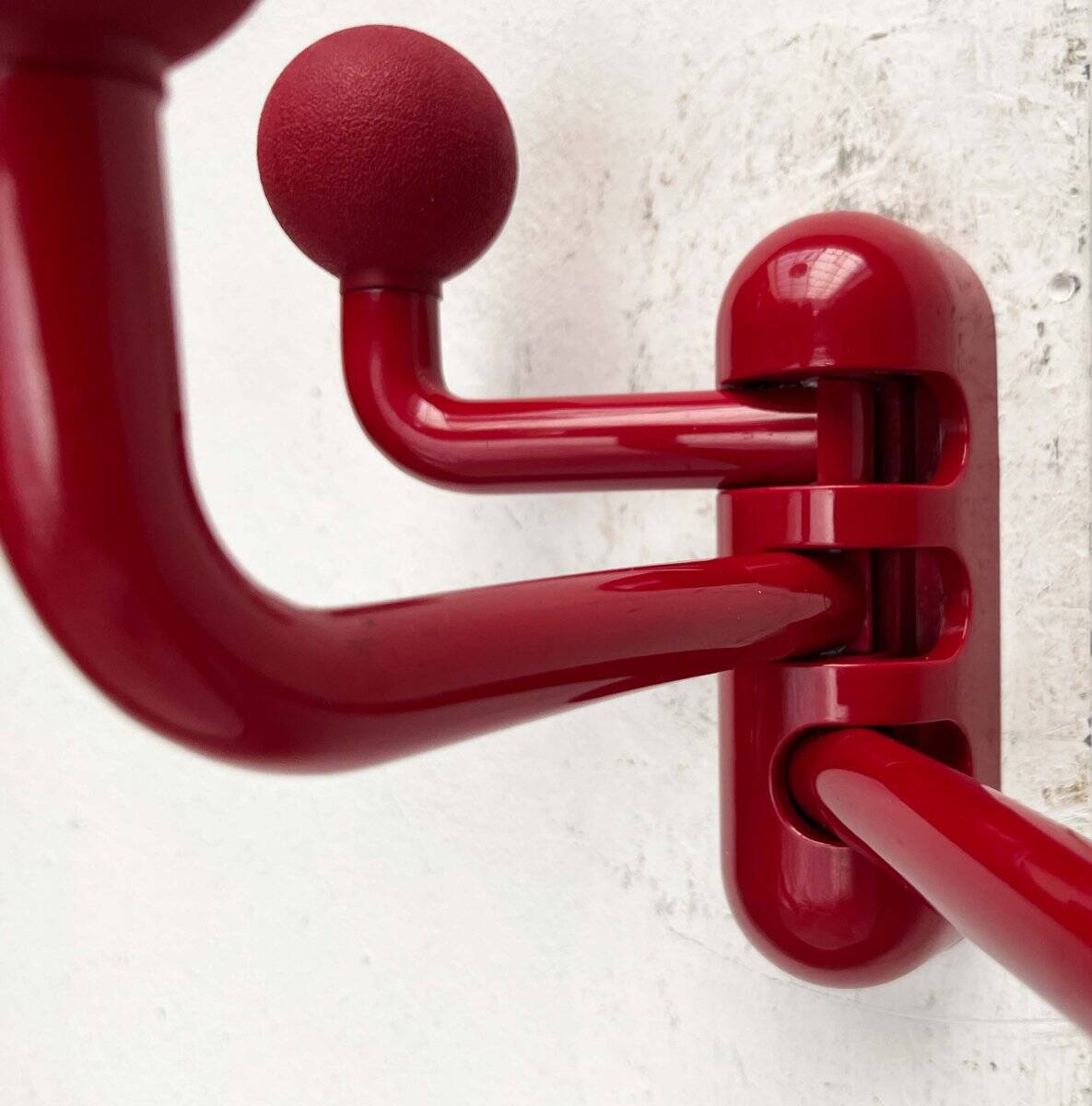 Postmodern Italian folding coat rack by Patrizia Angeloni for Confalonieri, 1980s.