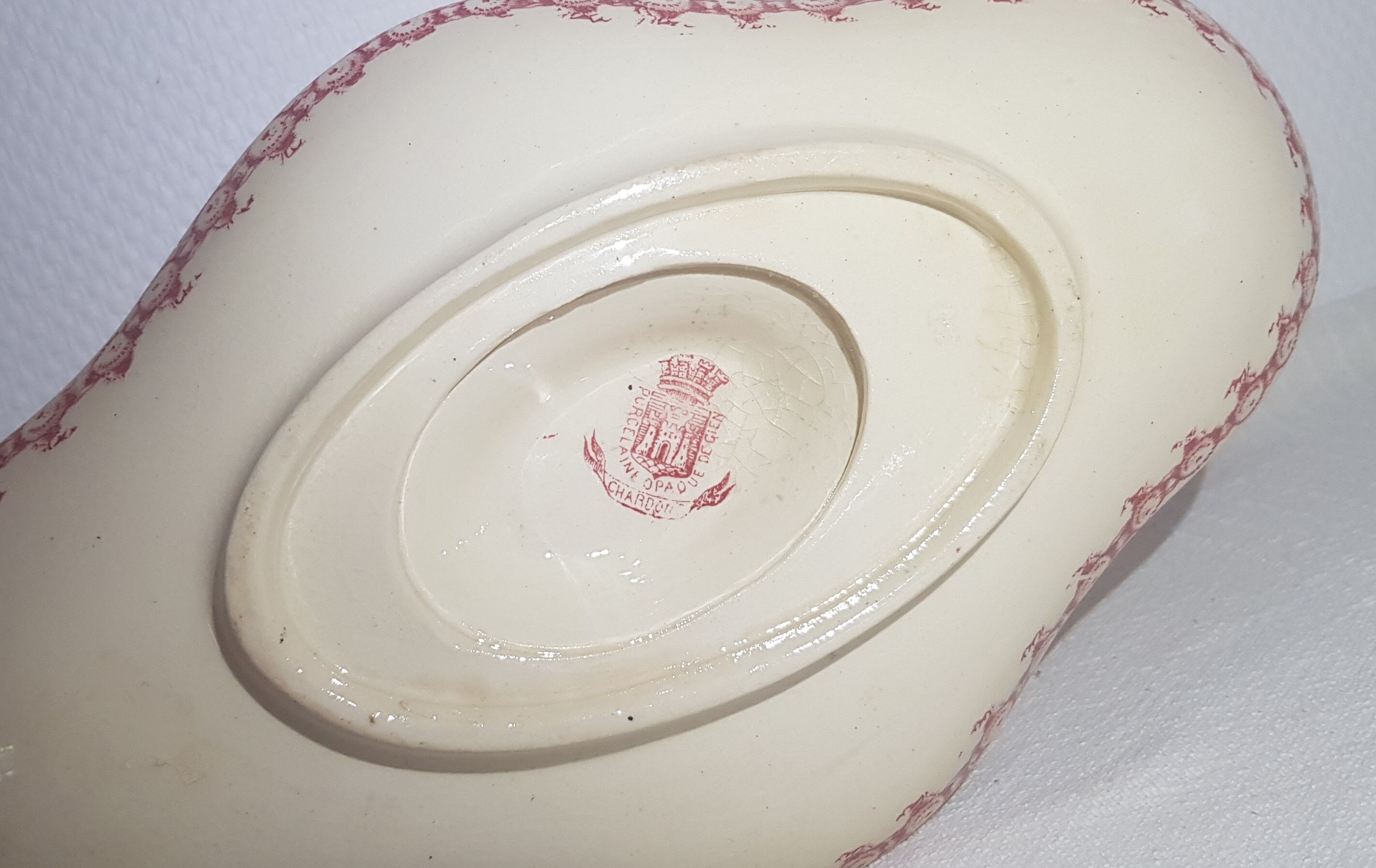 Saucière in opaque porcelain of Gien model thistles, iron earth.