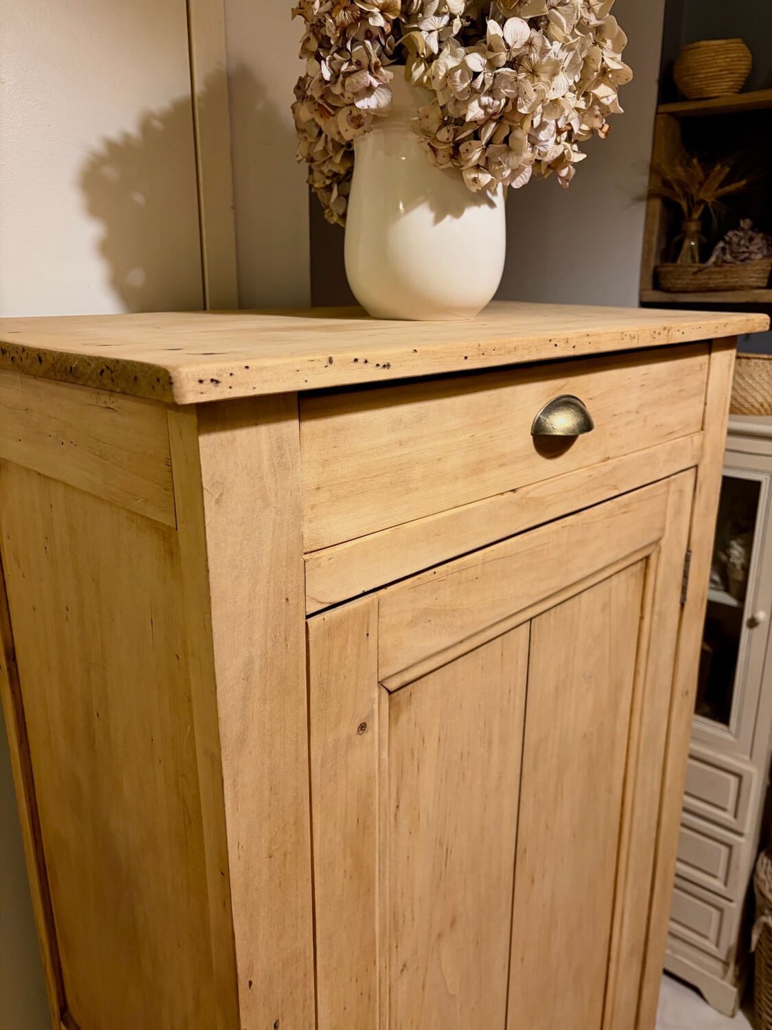 Raw wood Parisian confiturer