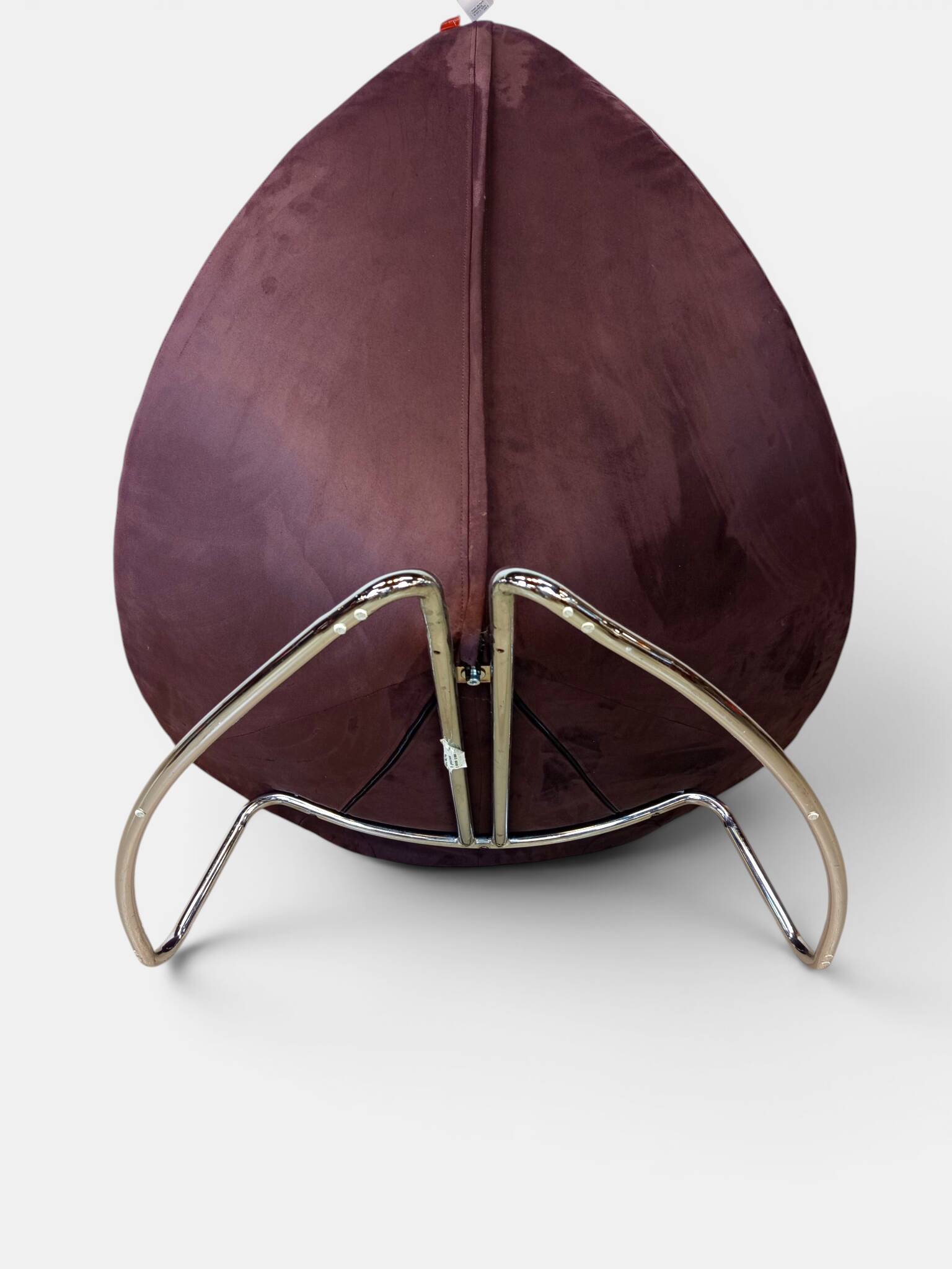 Fauteuil triangulaire "Chili" par Paul Falkenberg – Alcantara Chocolat