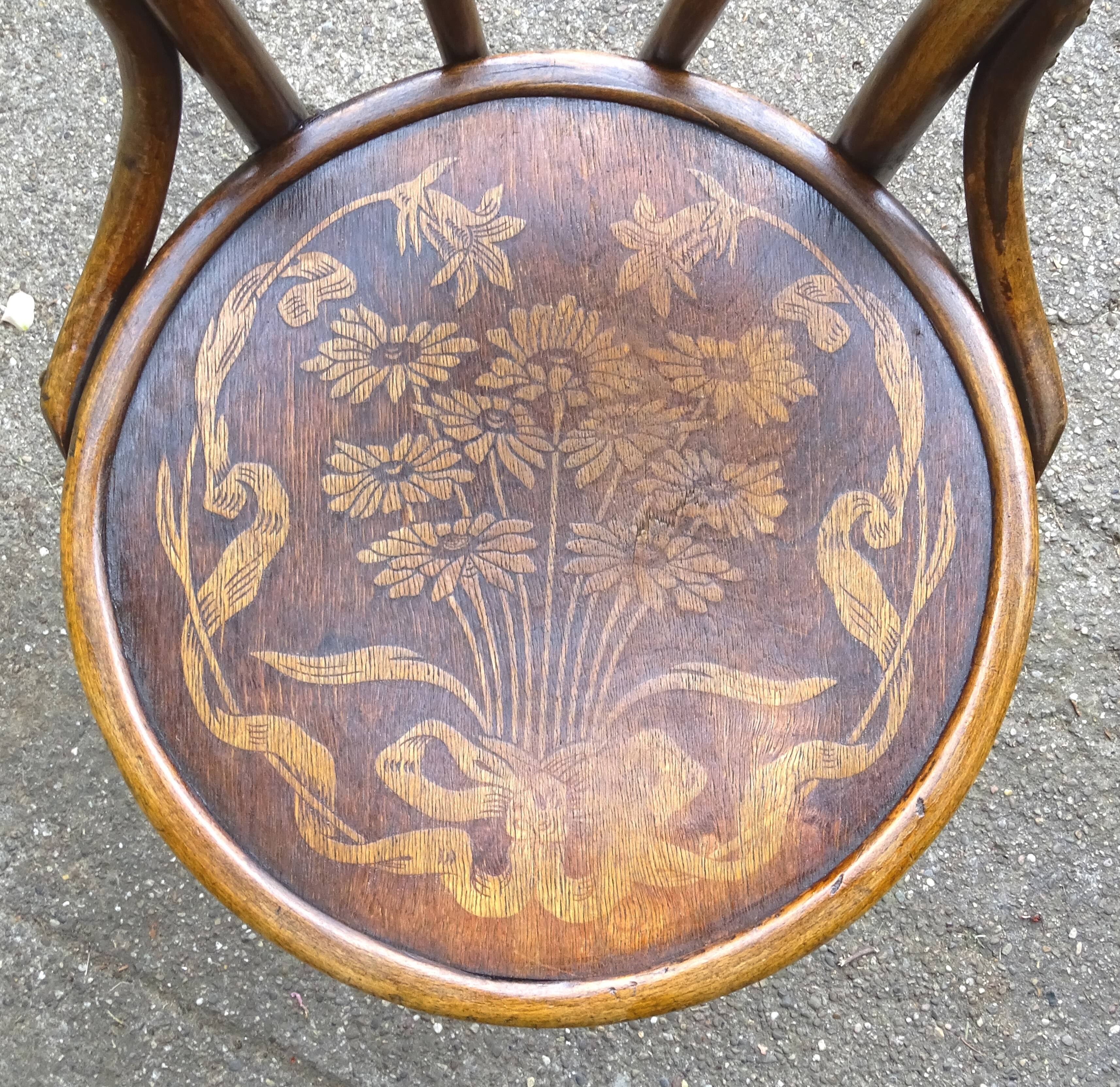 2 bistro chairs sitting wood flowers type 18 Wood- curved