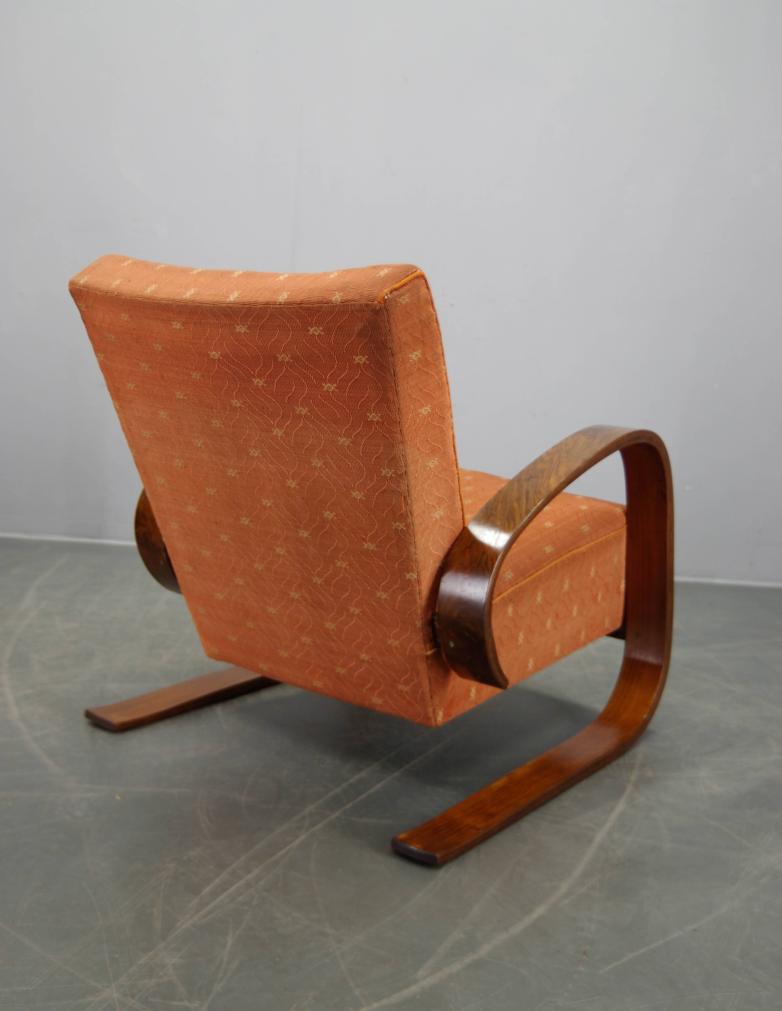 Tank Armchair by Miroslav Navratil, Laminated Bentwood, 1930s