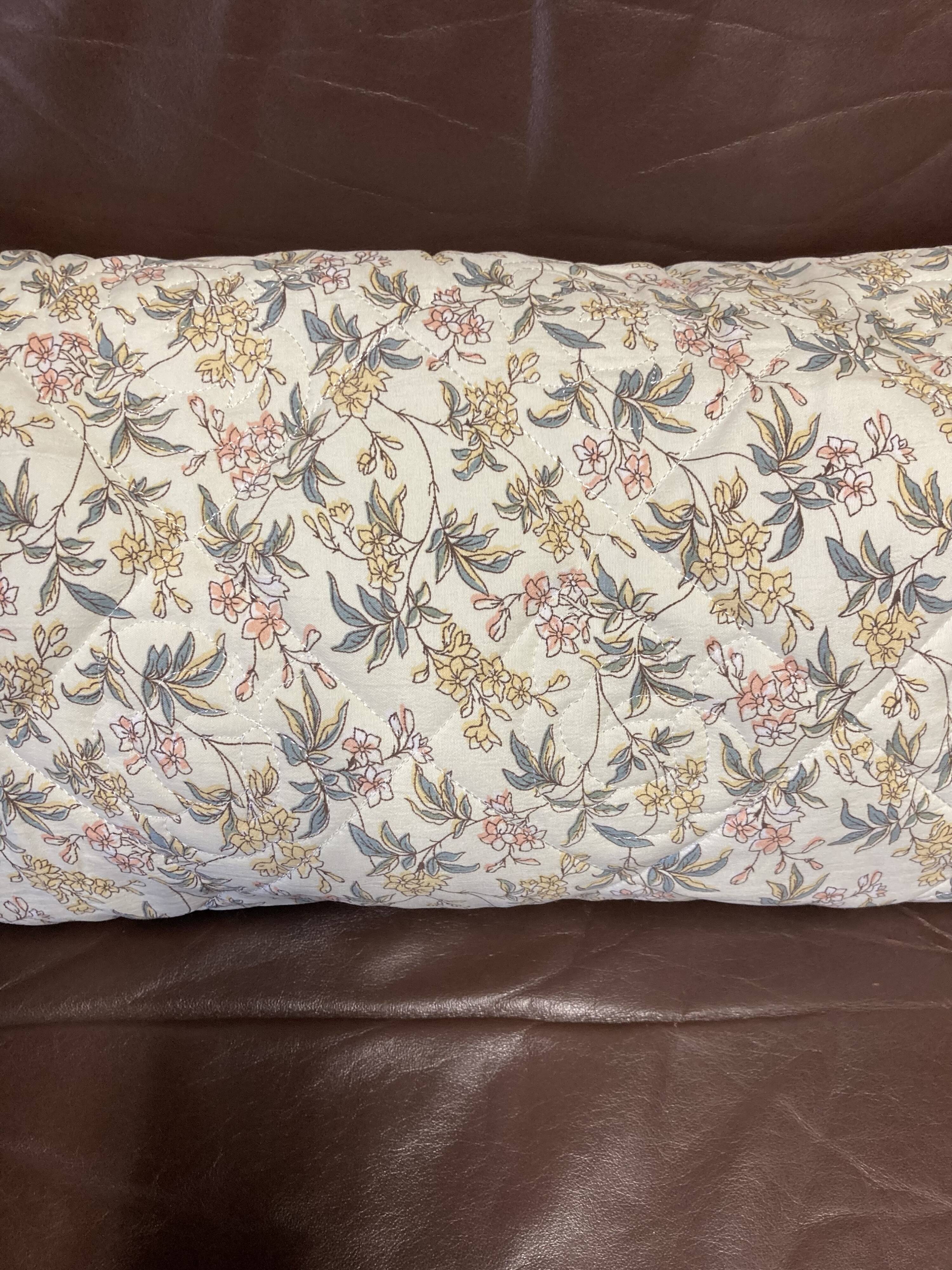 Scandinavian design 3-seater leather sofa.