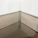Table basse à deux niveaux en laiton Hollywood Regency Verre fumé en or des années 1970
