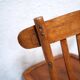 Chaise de bar vintage en bois par les éditions Luterma
