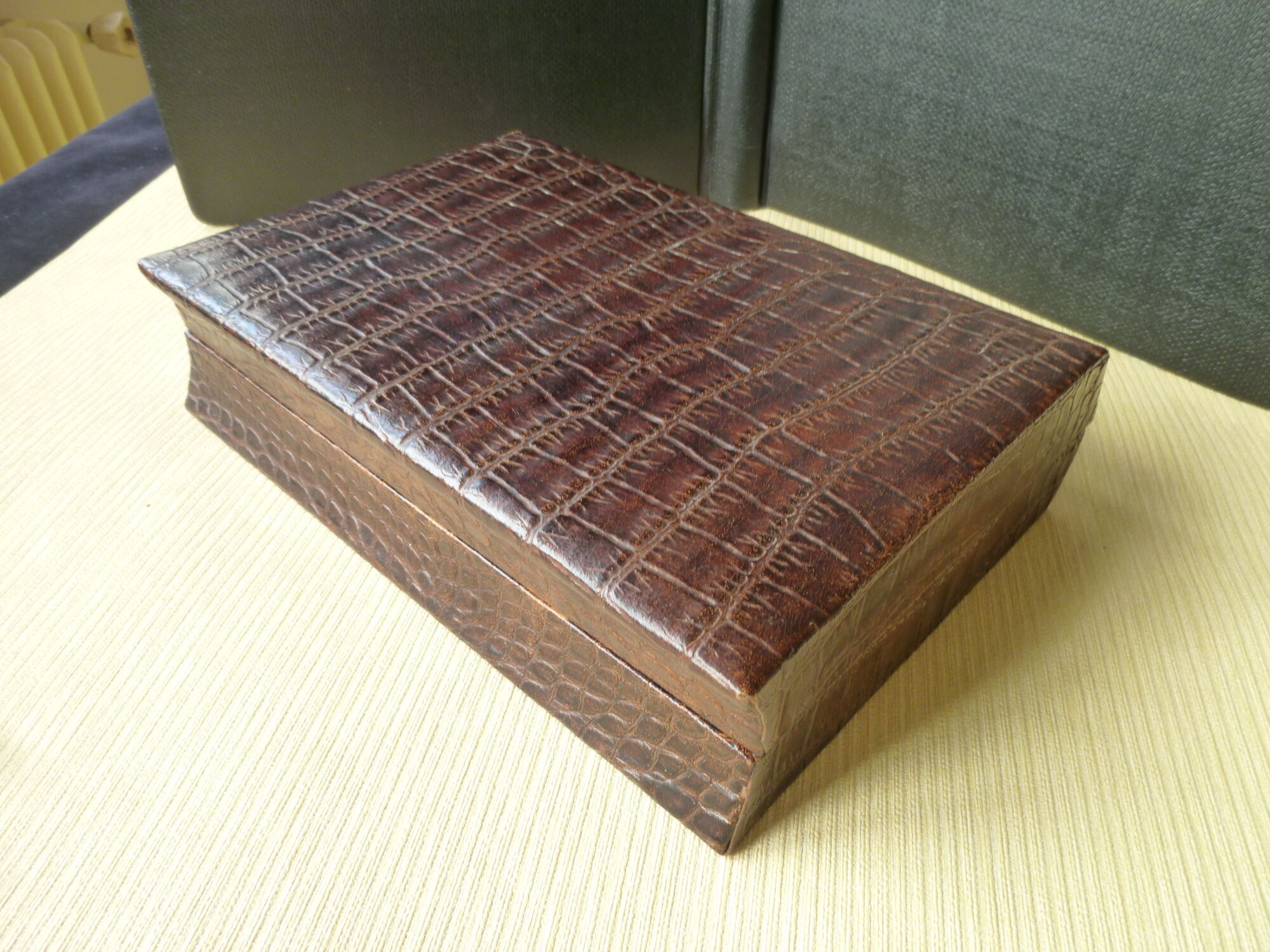 Box, wooden cigarette box covered with synthetic leather croco way