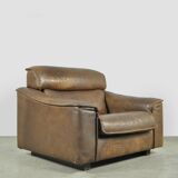 Buffalo leather vintage brutalist armchair by hugo de ruiter, leolux, 1970s