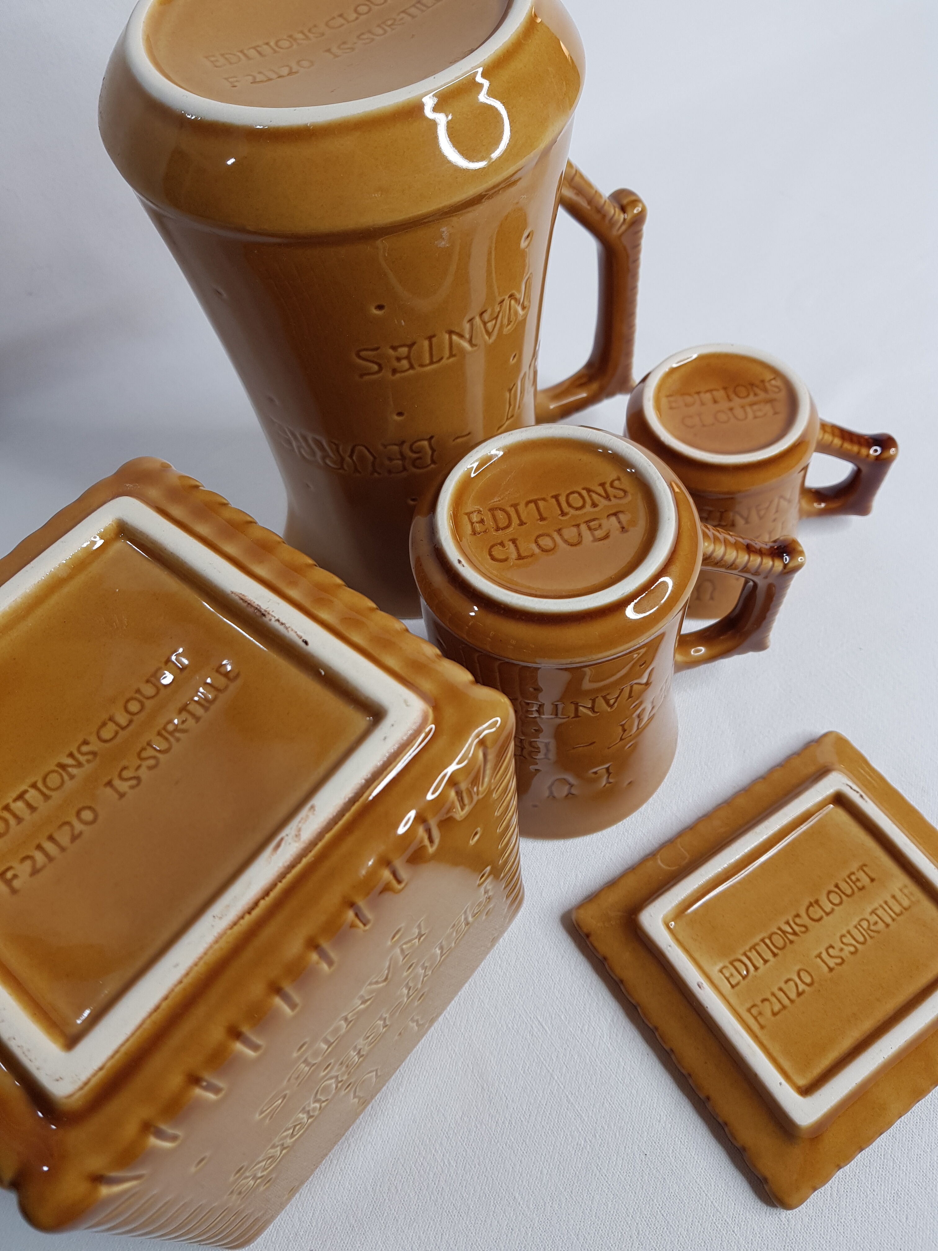 "Lu" full breakfast service, enamelled ceramic, Clouet editions, Nantes