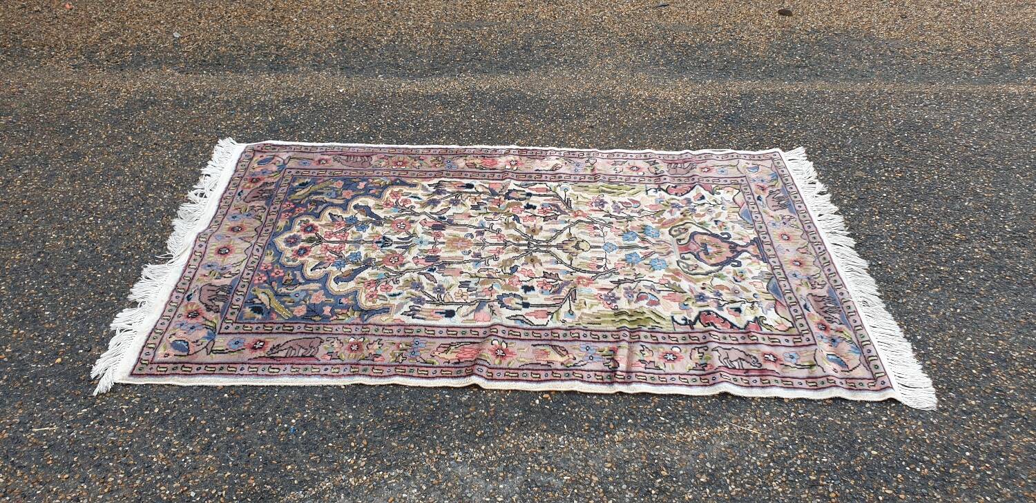 Oriental wool velvet rug