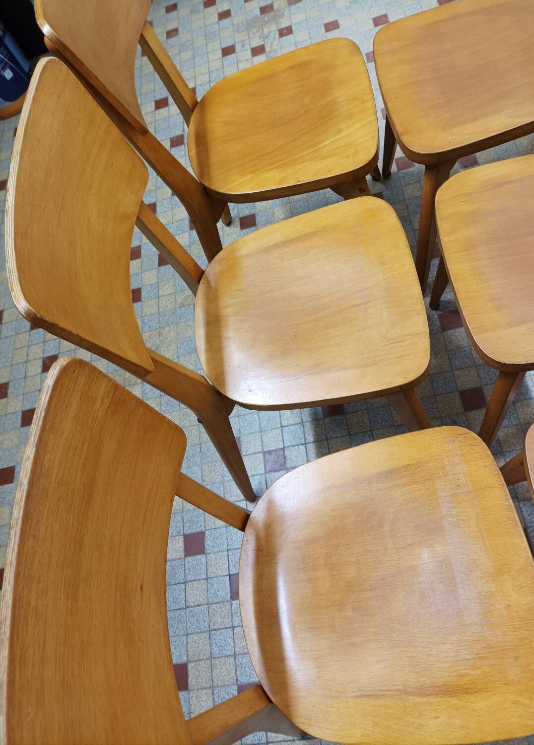 Lot de 6 chaises en bois Monobloc vintage