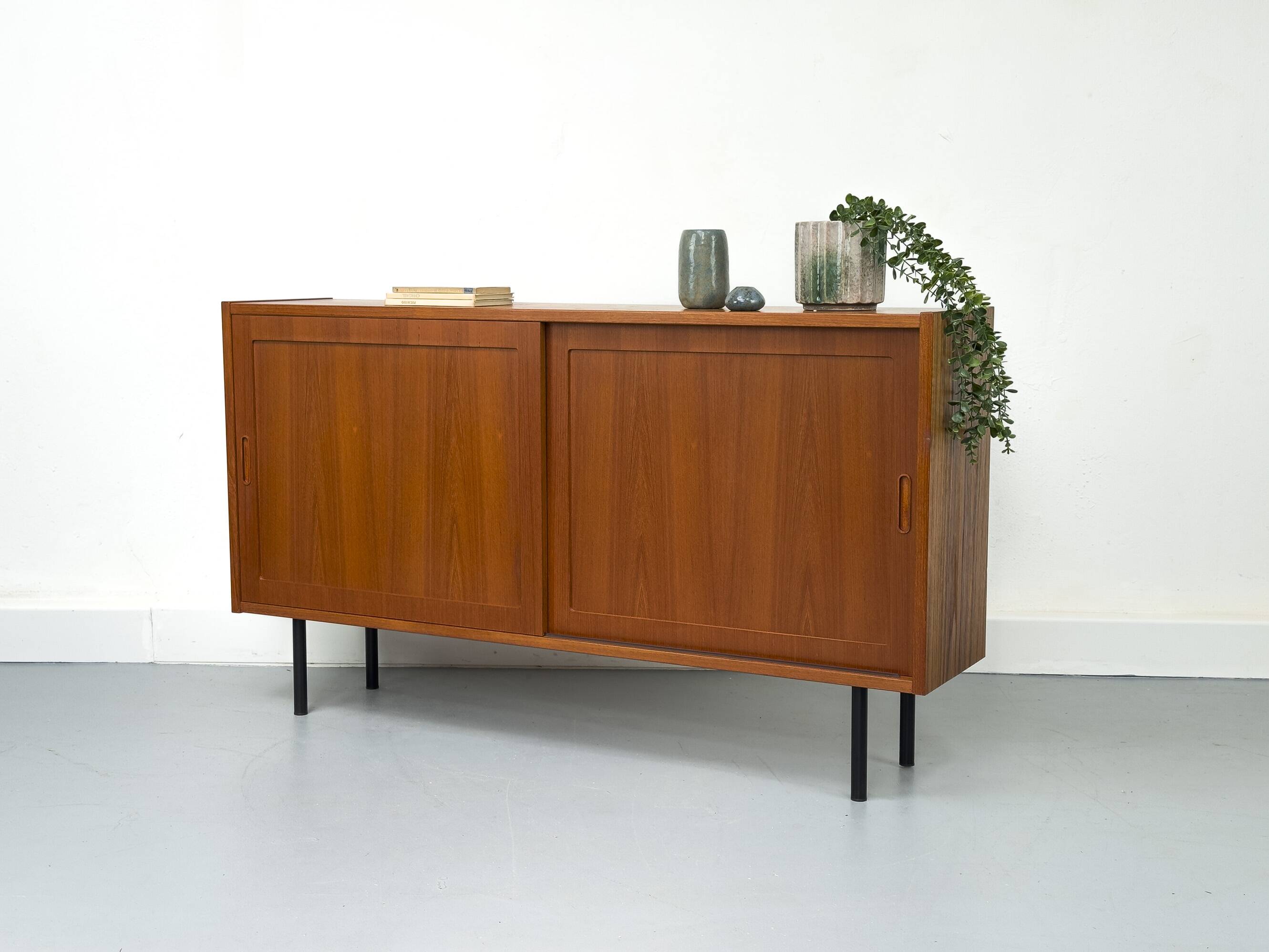 Buffet danois en teck par Carlo Jensen pour Hundevad & Co., années 1960