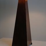 Obelisk table lamp