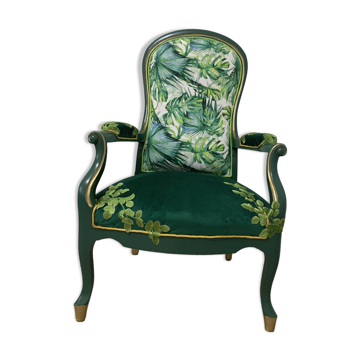 Louis XV armchair in embroidered velvet and jungle, renovated.