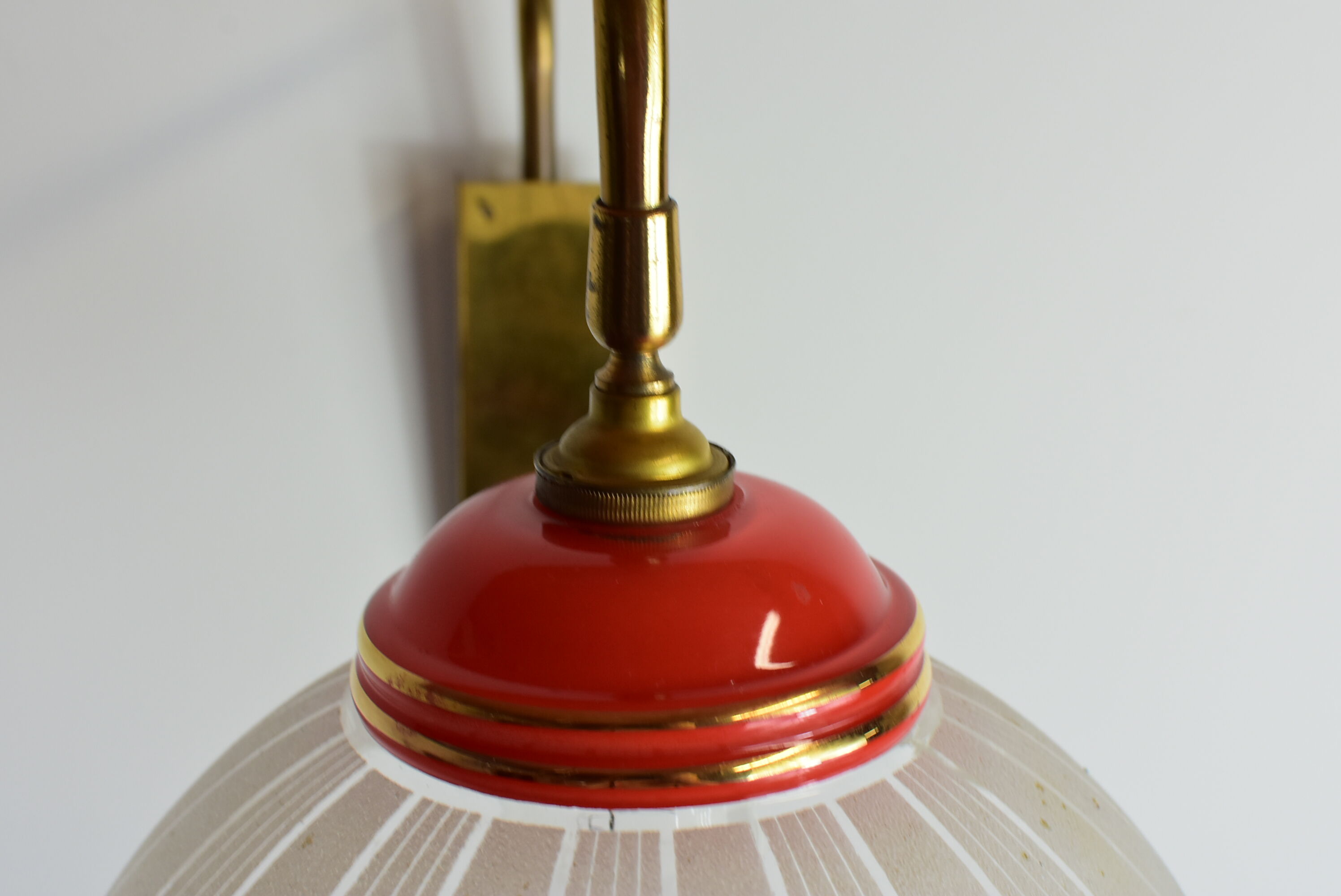 Adjustable wall lamp