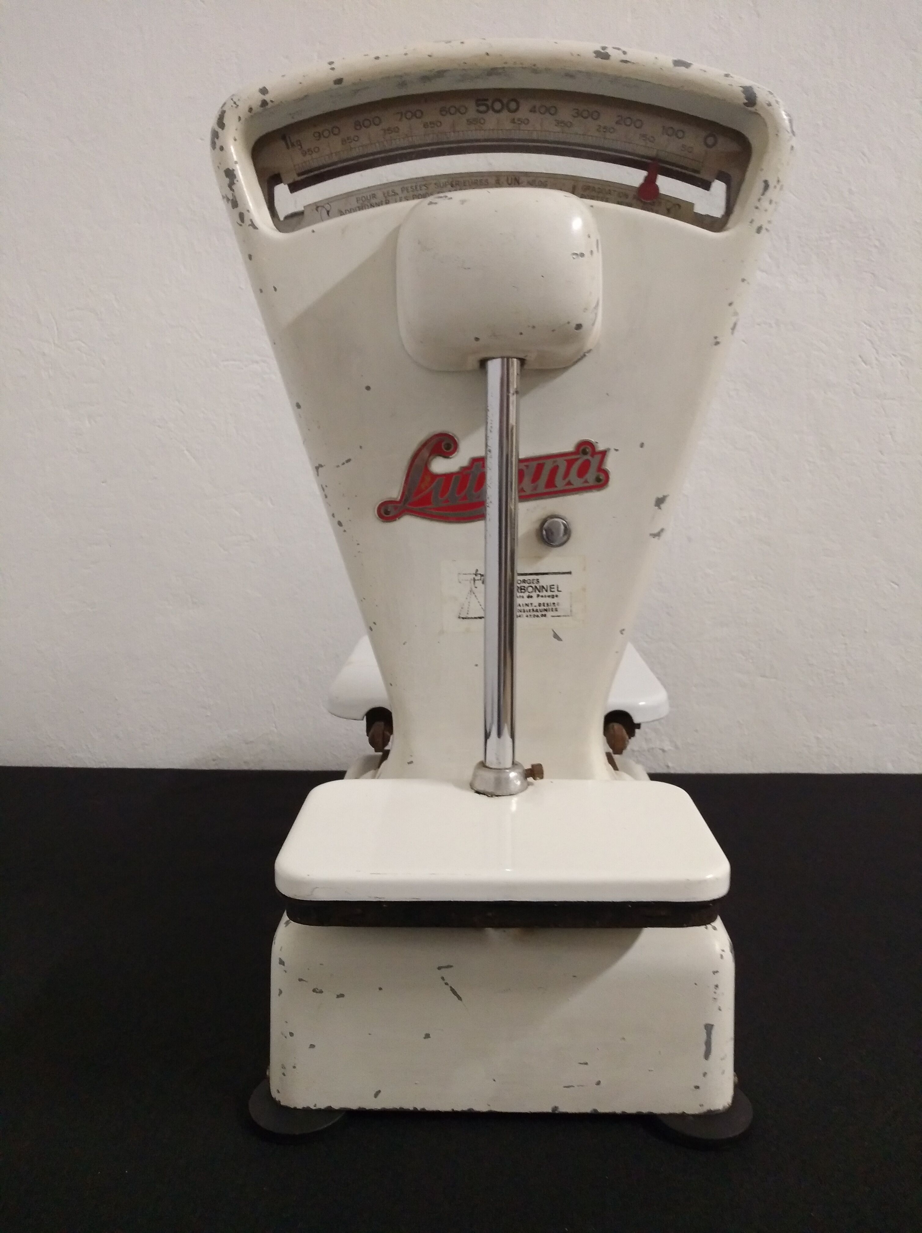 Vintage grocer's scale Lutrana
