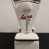 Vintage grocer's scale Lutrana
