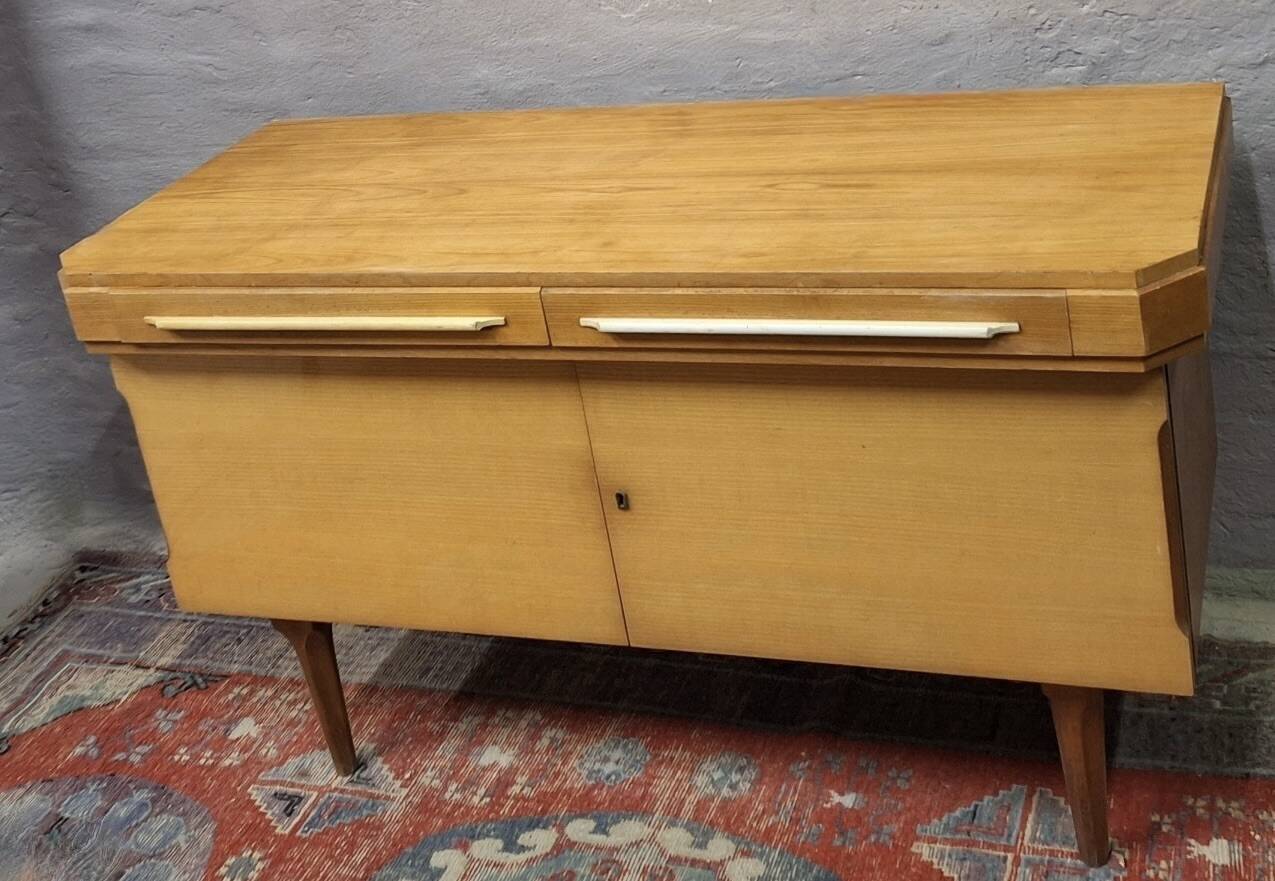 Vintage art deco sideboard in maple, 1950