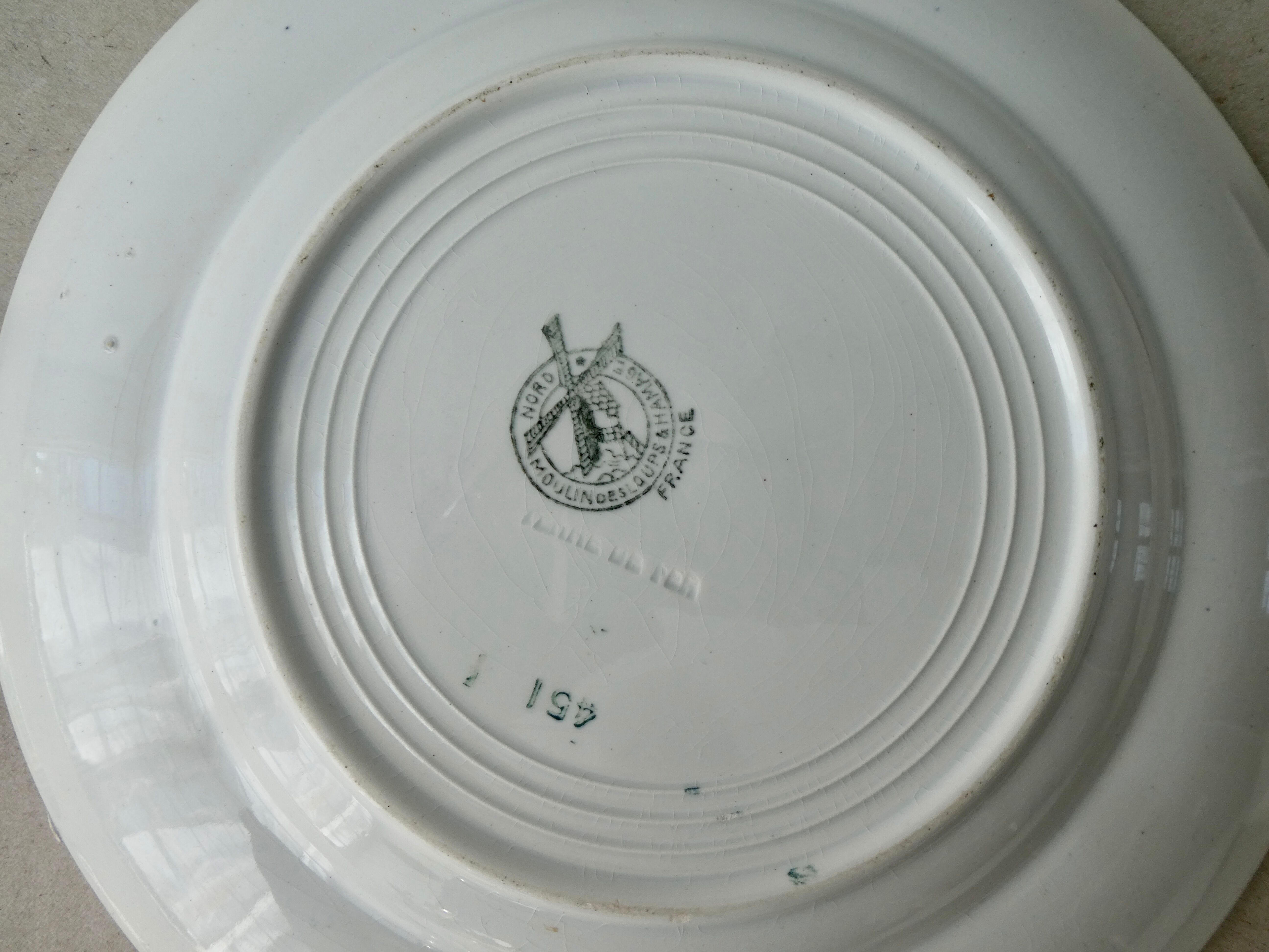 4 old flat plates 23 cm