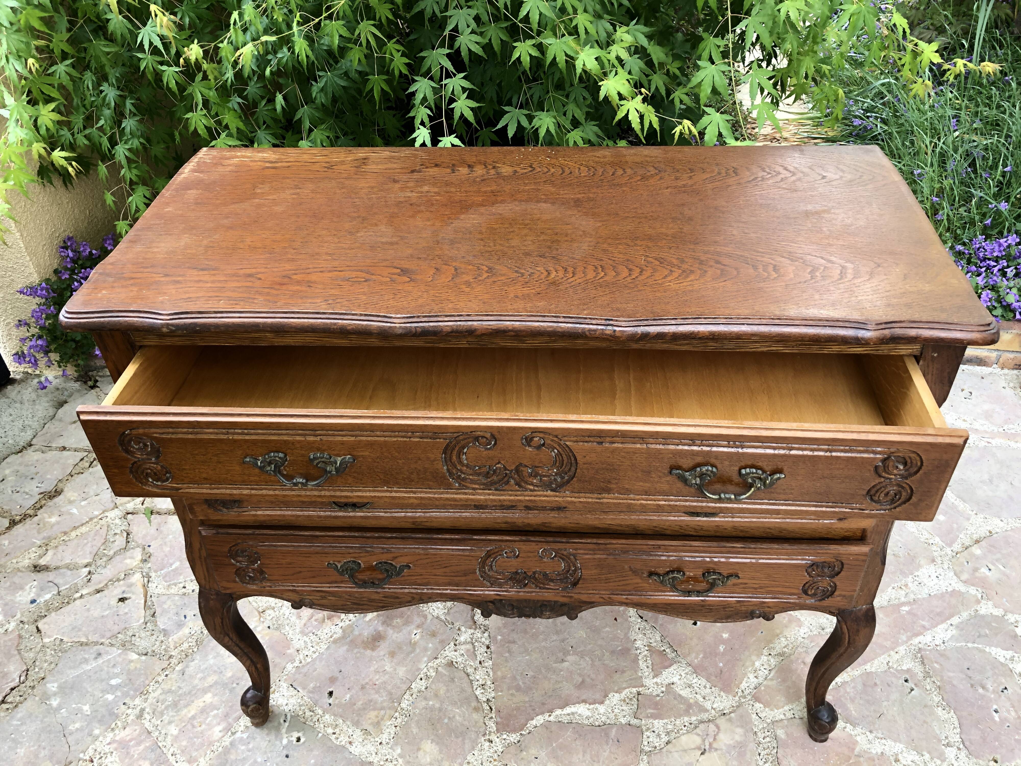 Dresser three drawers