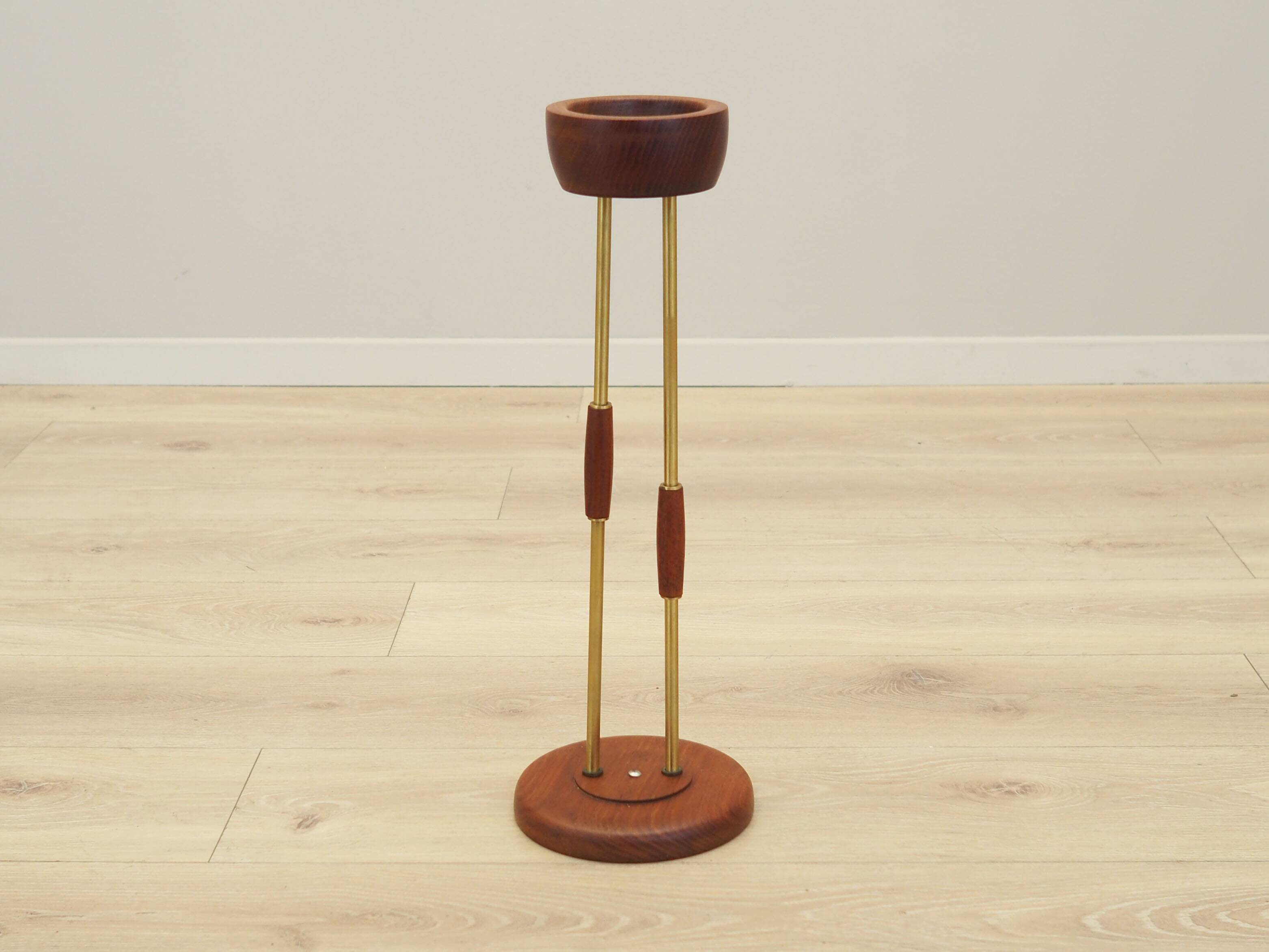 Teak ashtray, Danish design, 1970s, production: Denmark