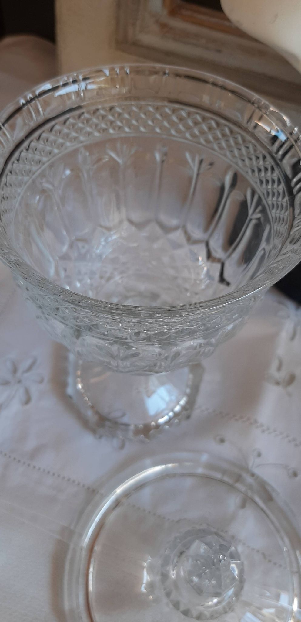Crystal pot