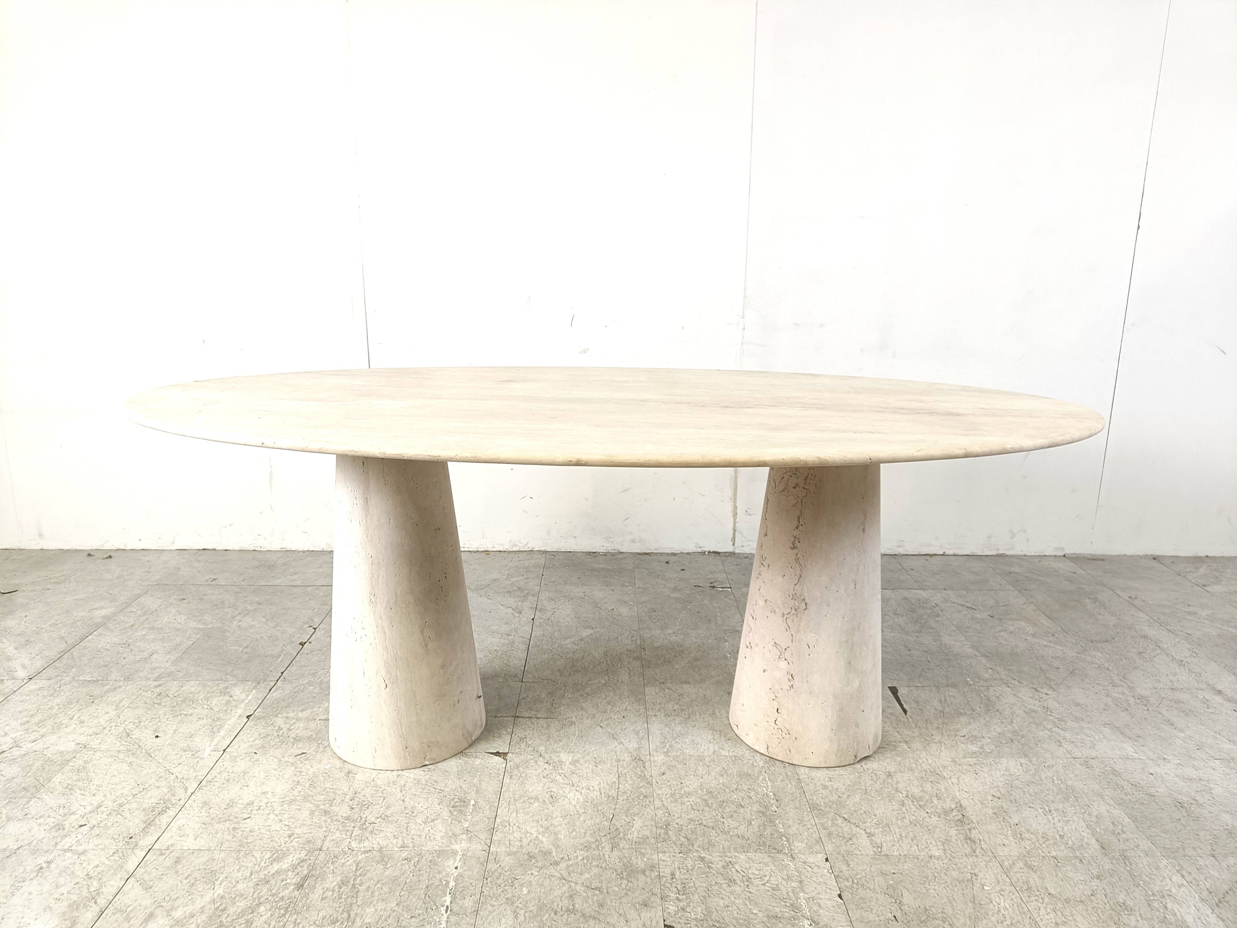 Table à manger ovale vintage en travertin, 1970