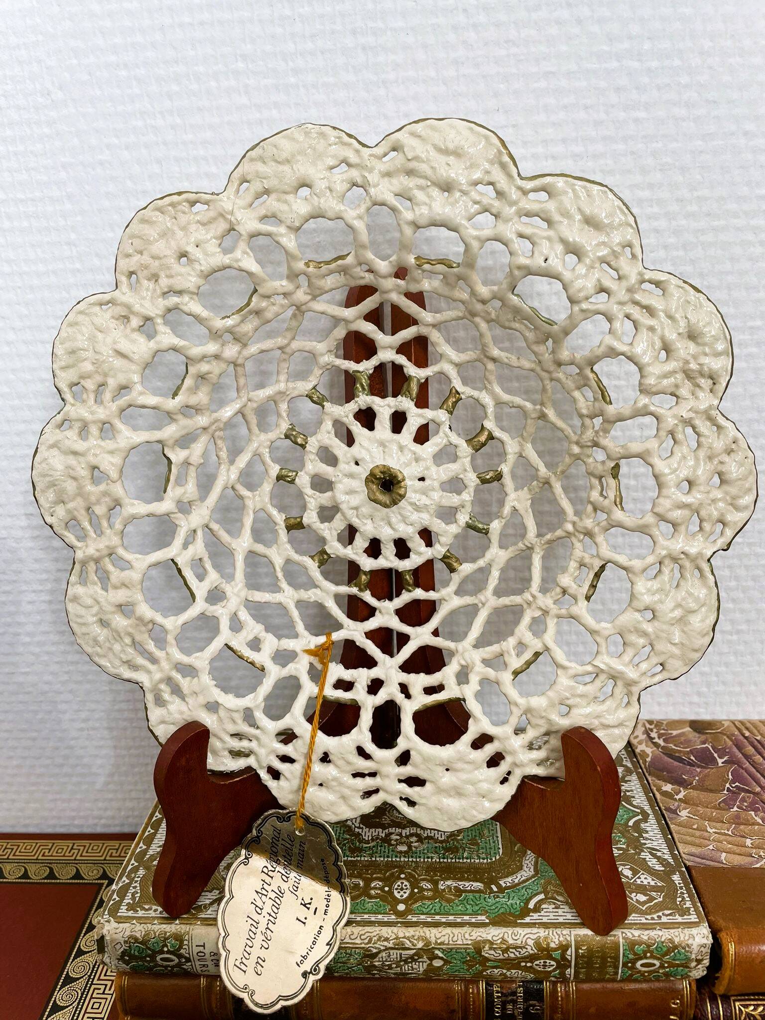 Lace and ceramic catchall
