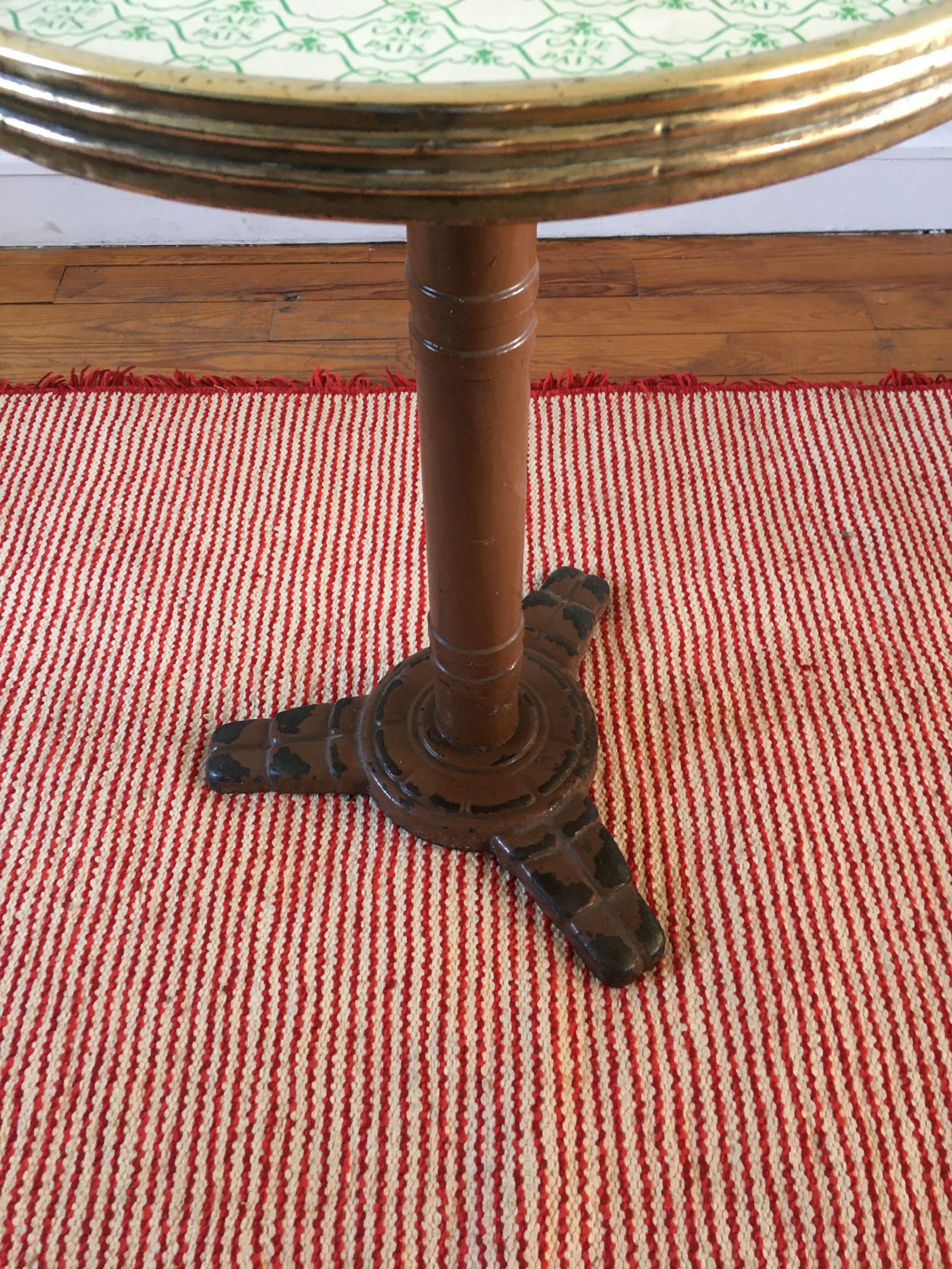 Bistro table Café de la Paix