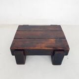 Table basse brutaliste en bois massif du milieu du siècle, Pays-Bas, années 1970