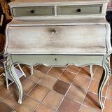 Cylinder desk, between light and the gentleness of time