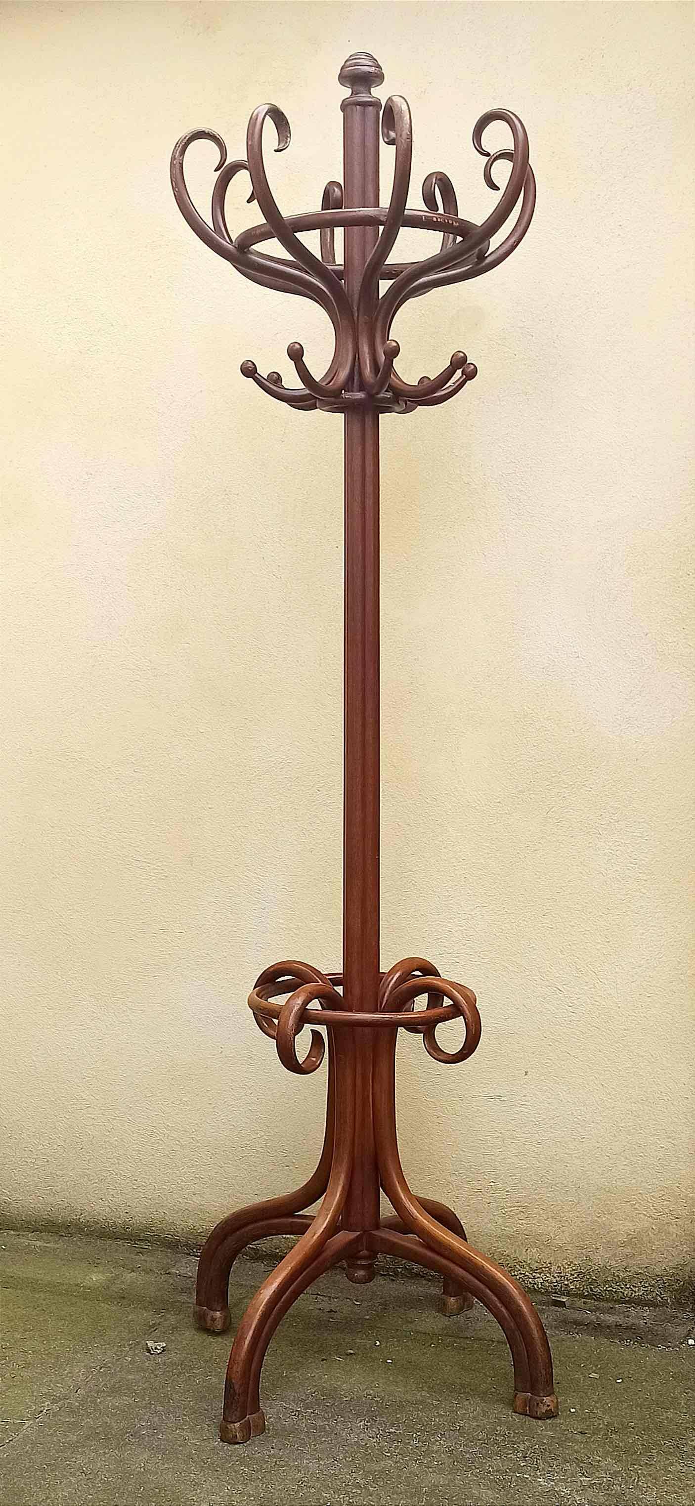 Thonet parrot coat rack, 8 branches, beech, early 20th century