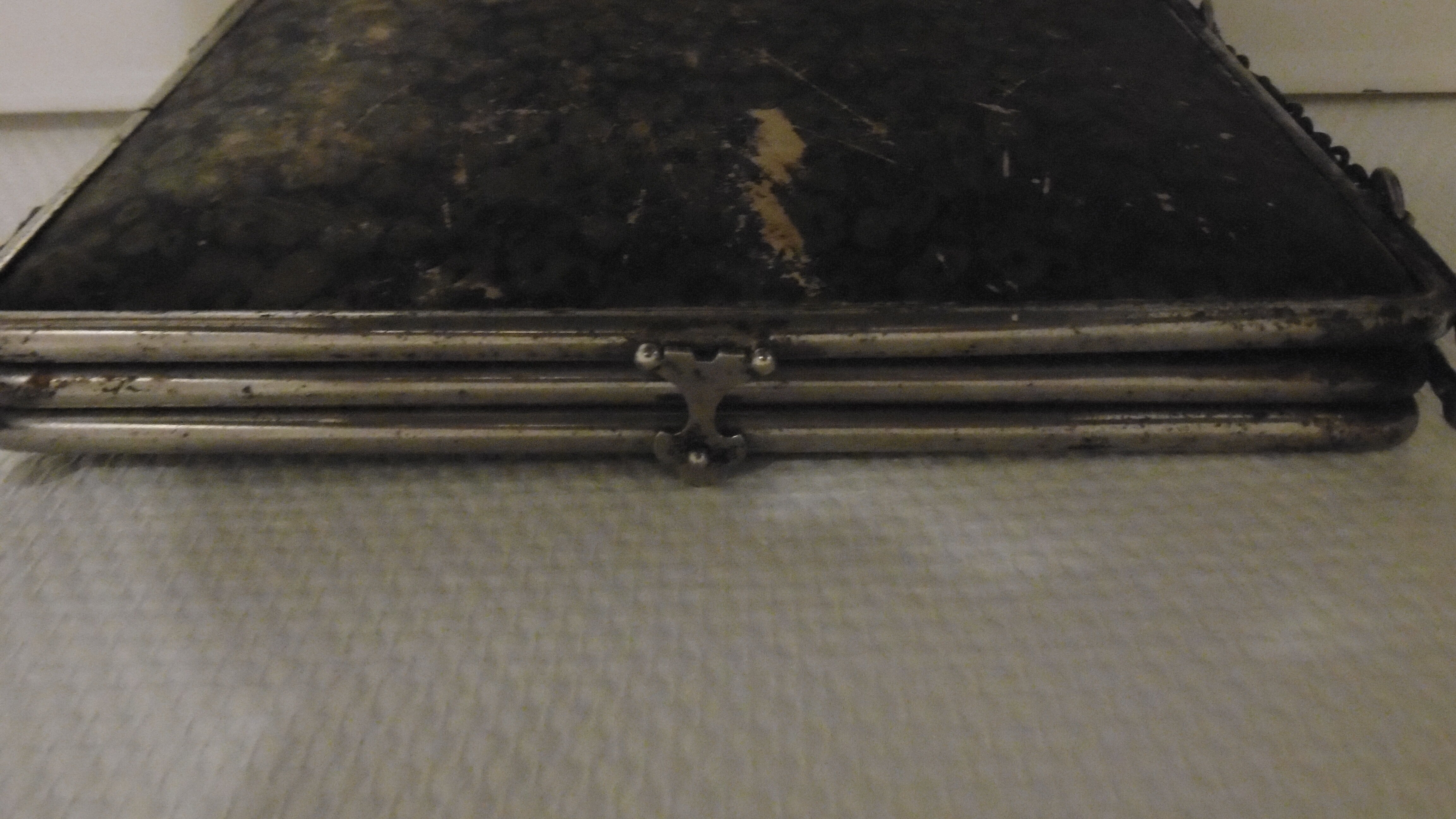 Triptych barber mirror