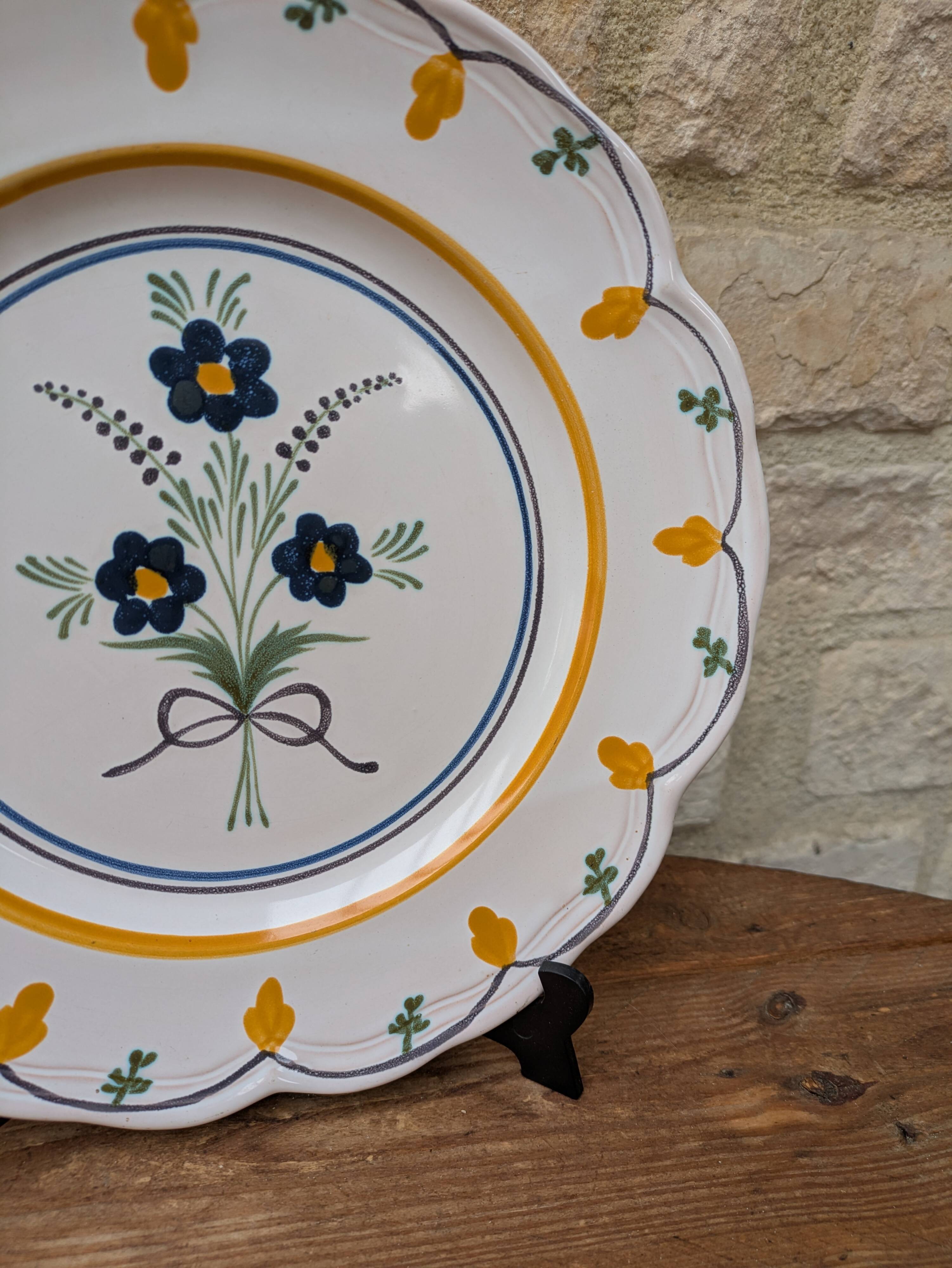 MBFA Pornic wall plate Hand painted Uranie model floral decoration