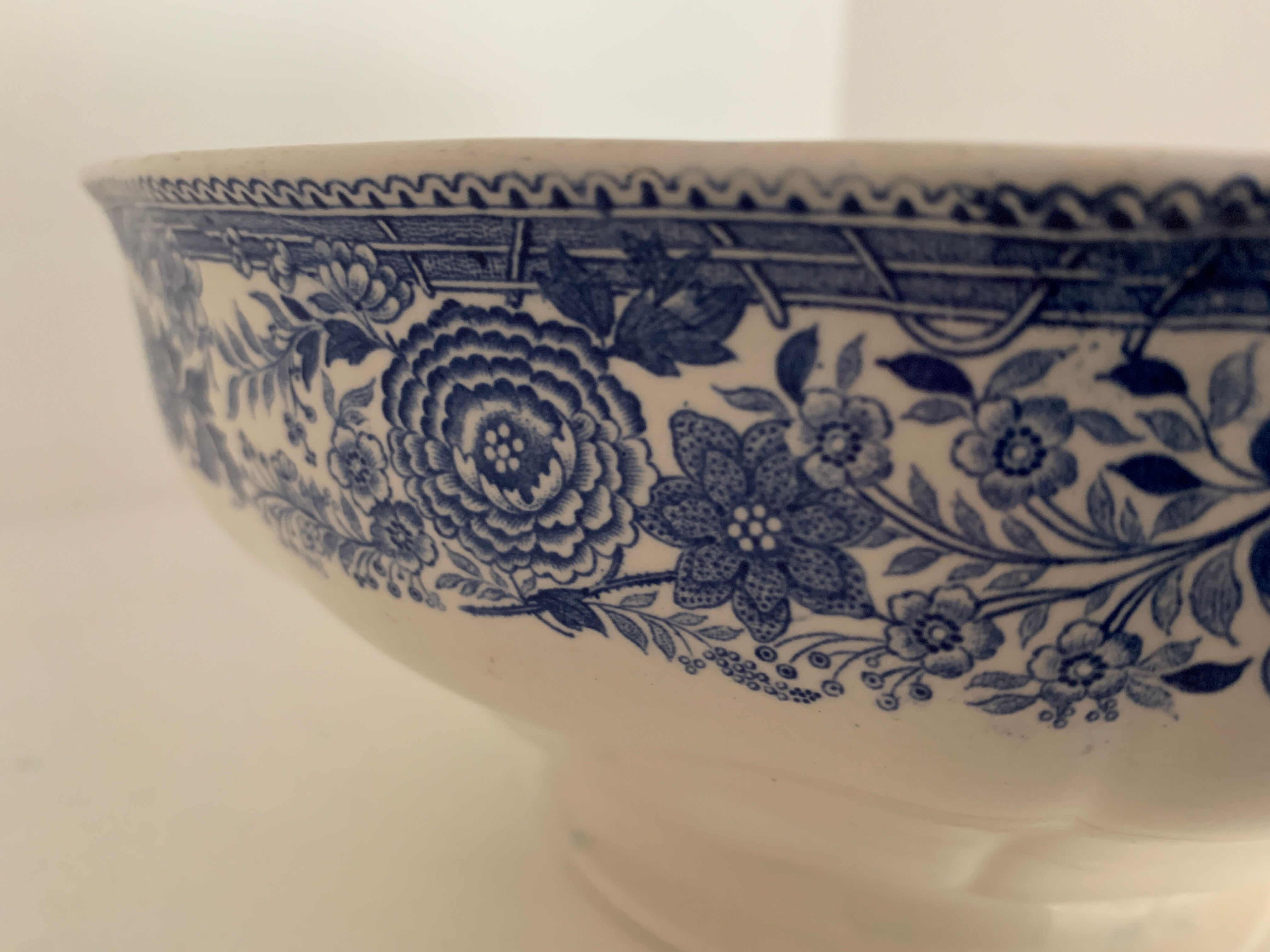 Saladier ancien en faïence Villeroy et Boch, modèle Burgenland