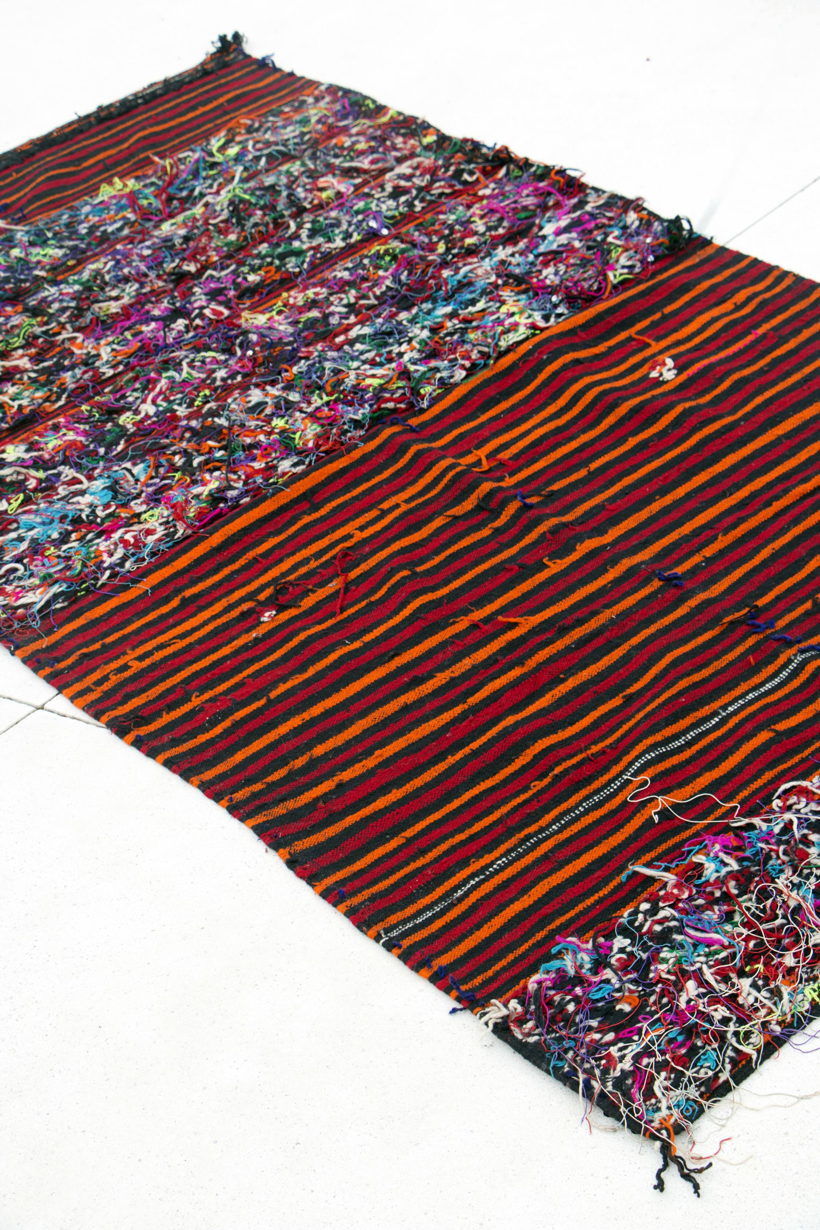 Kilim Tellisse red wool flat carpet 145 x 270 cm