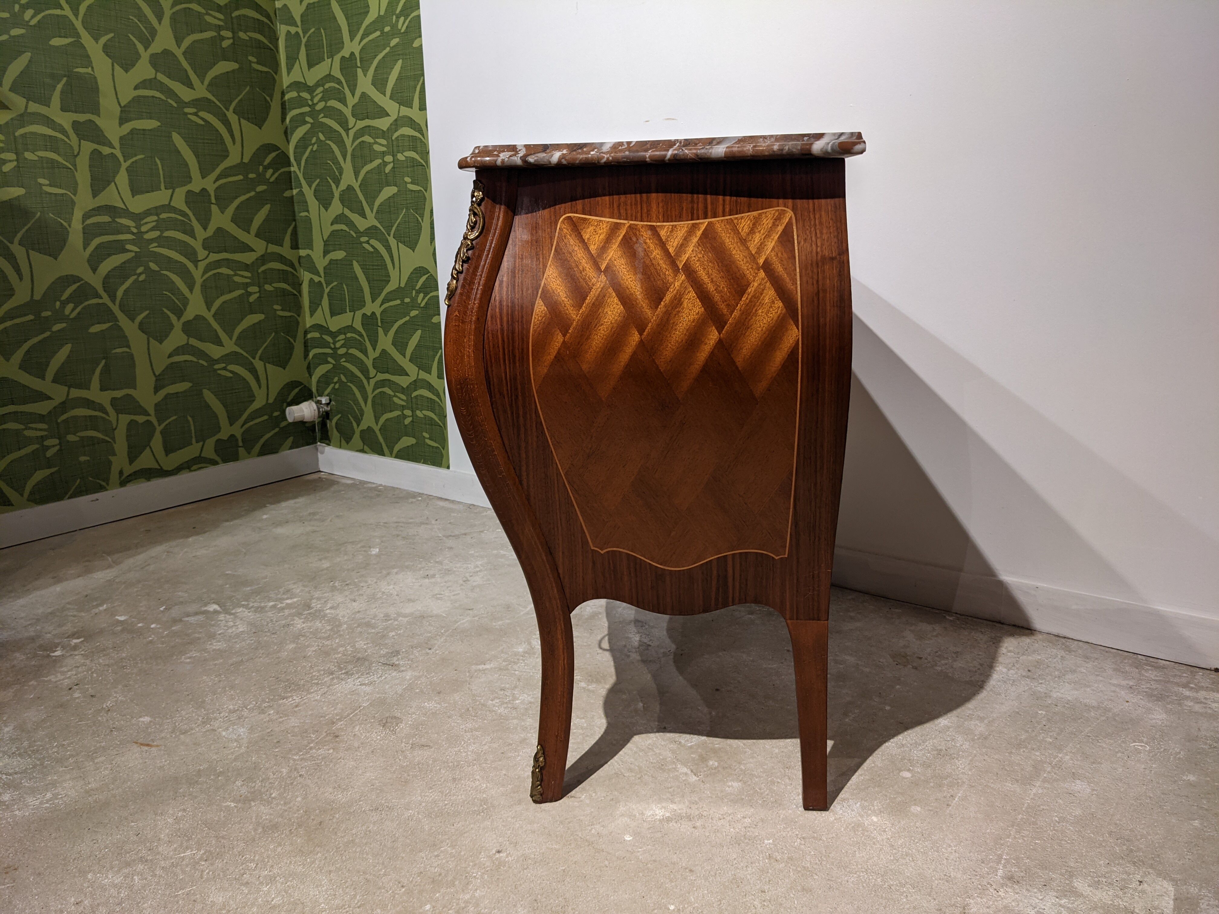 Commode tombeau de style Louis XV