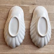 Paire de coupelles coquilles en porcelaine